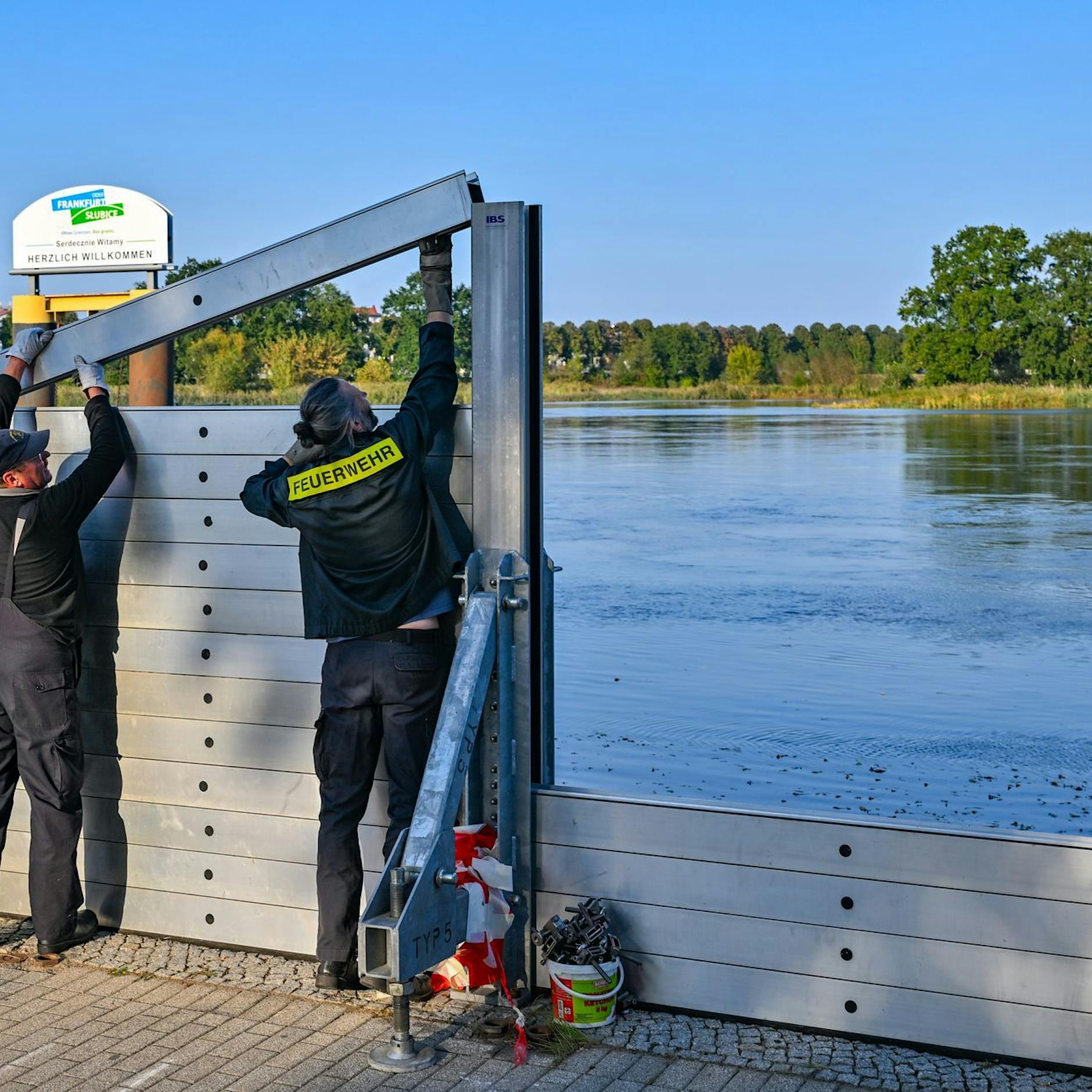 Hochwasser löst Verkehrseinschränkungen in Grenzregion zu Polen aus
