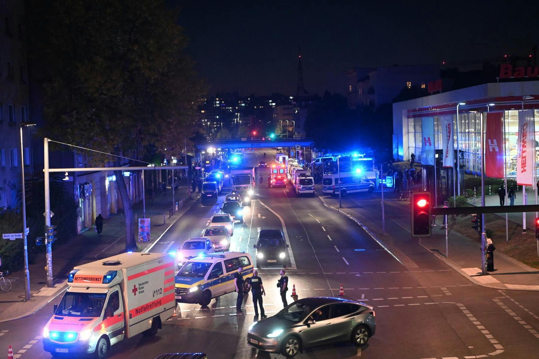 Am Samstagabend lief im U-Bahnhof Yorckstraße ein größerer Polizeieinsatz. Die Beamten nahmen propalästinensische Demonstranten fest.