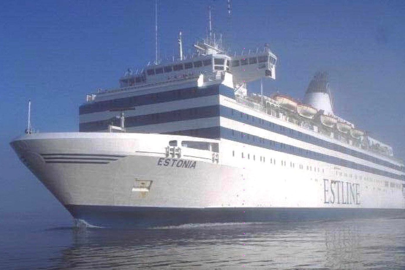 1994 havariert die estnische Ostsee-Fähre "Estonia" vor der Südküste Finnlands. Beim Untergang sterben 852 Menschen. 