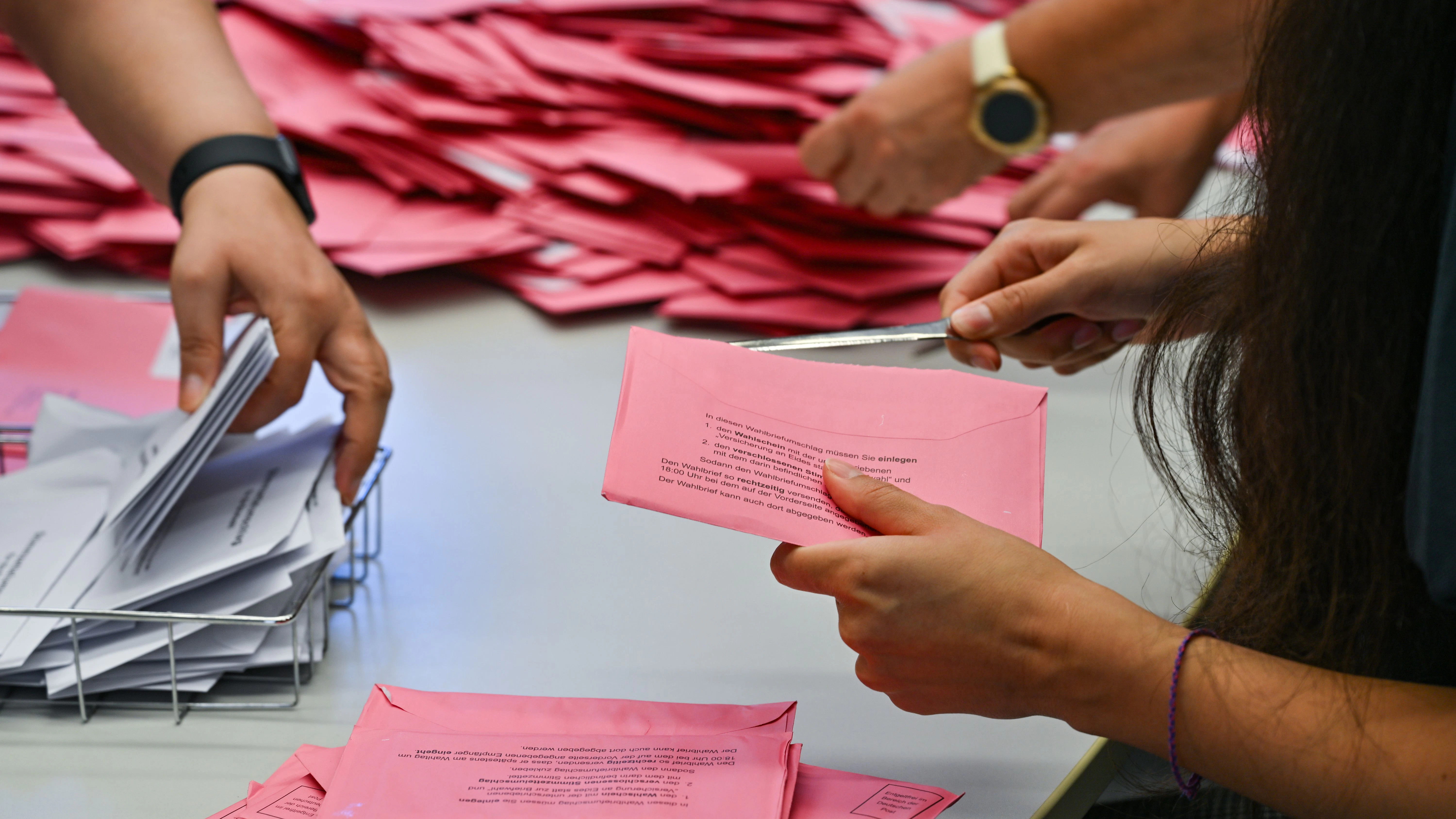 Damit die Briefwahl-Stimmen gültig sind, müssen sie am Wahltag bis 18 Uhr vorliegen.