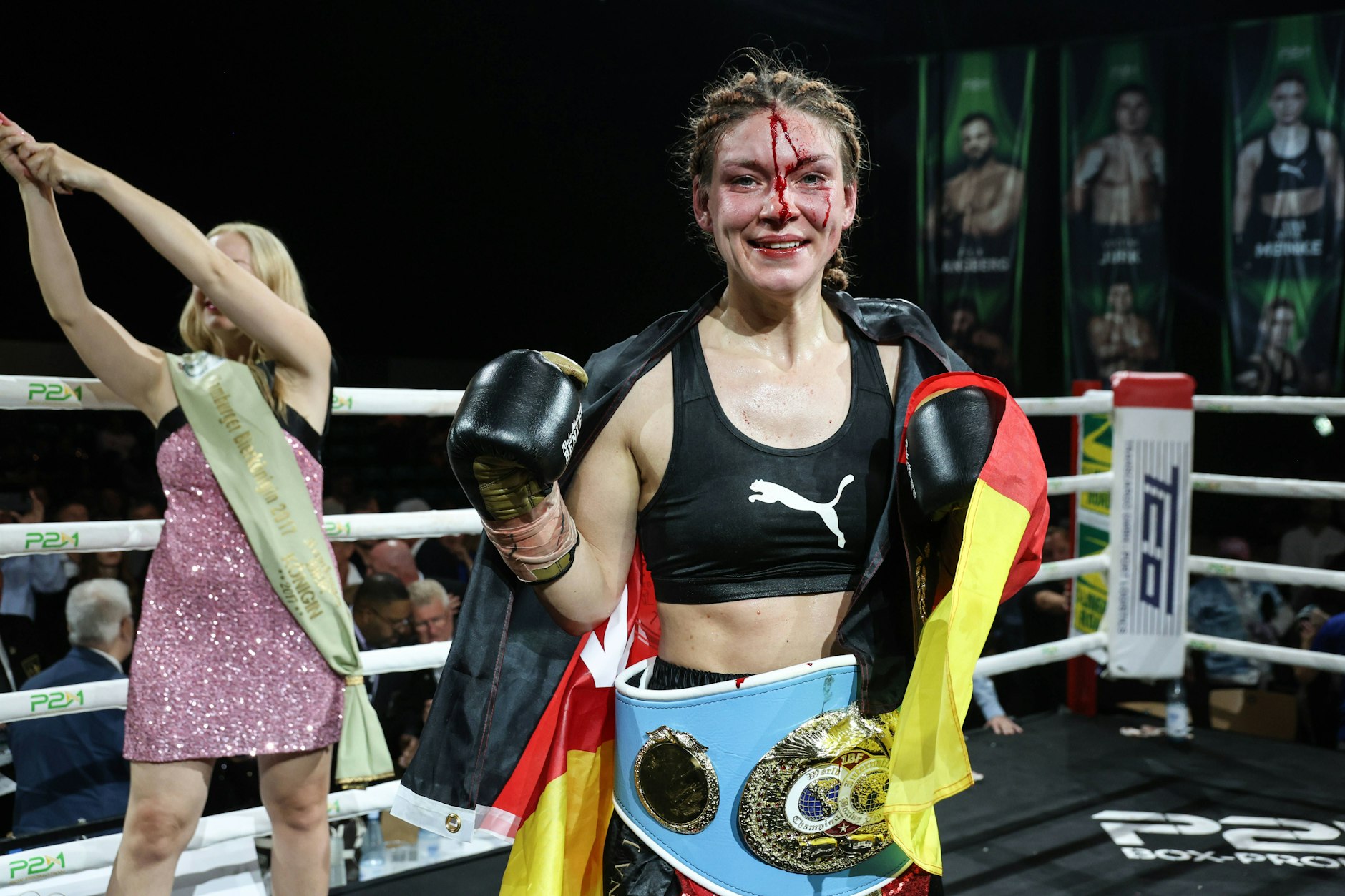 Nina Meinke – gezeichnet von dem harten Kampf, aber strahlend über den Sieg.