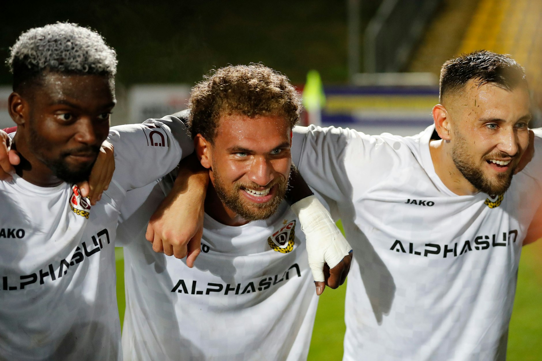 Haben nach dem Sieg mit dem BFC Dynamo in Plauen gut lachen: McMoordy Hüther, Kevin Lankford und Rufat Dadashov (v.l.).