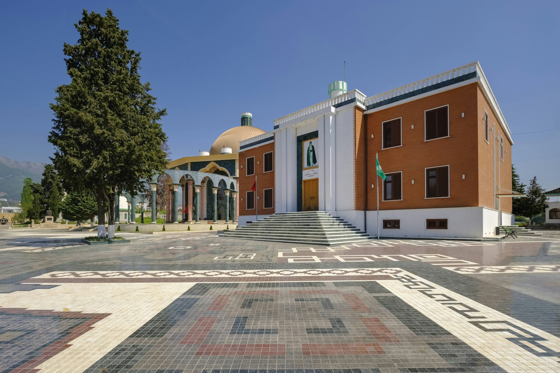 Das Weltzentrum der Bektaschi in Tirana. Auf diesem Areal soll ein neuer Staat entstehen.