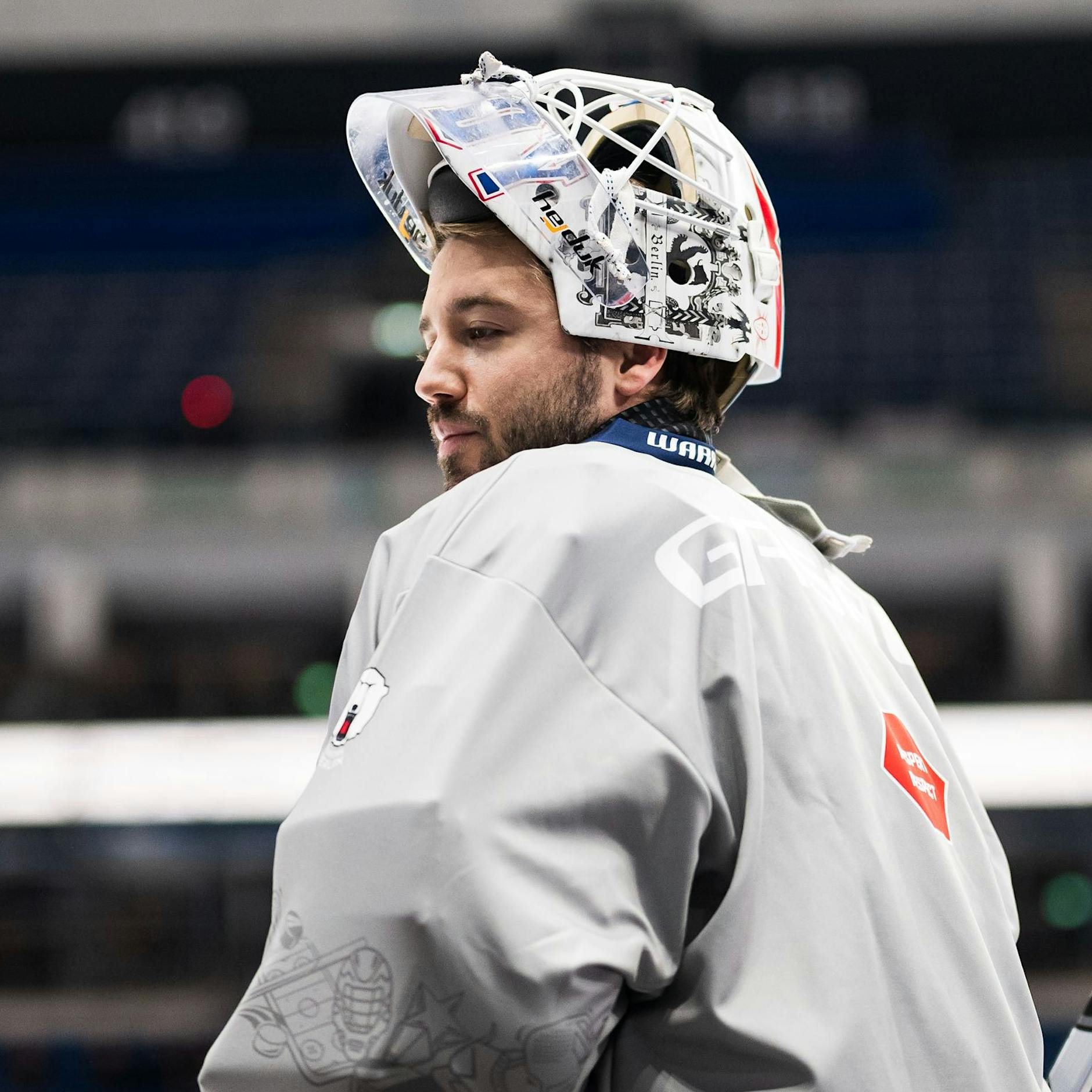 Milly ist da! Eisbär Jake Hildebrand hext jetzt als stolzer Papa
