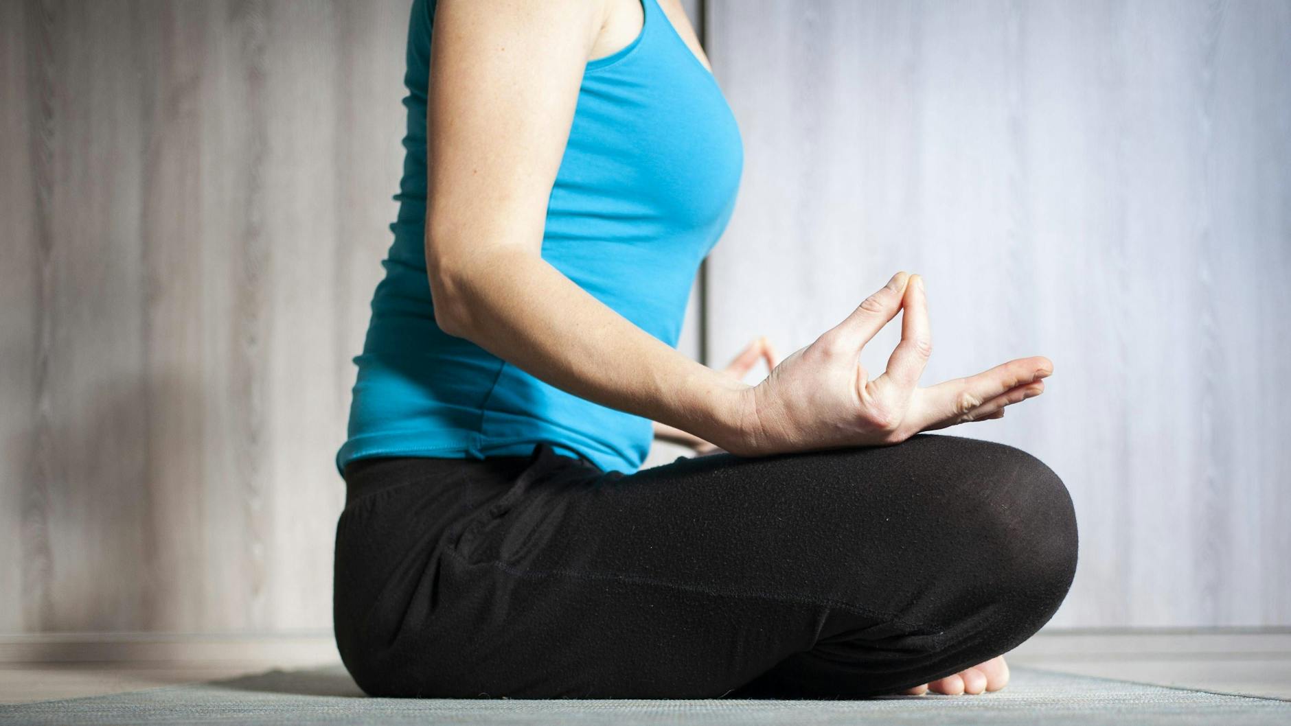 Yoga-Kurse gibt es ebenfalls in der Frauensporthalle.