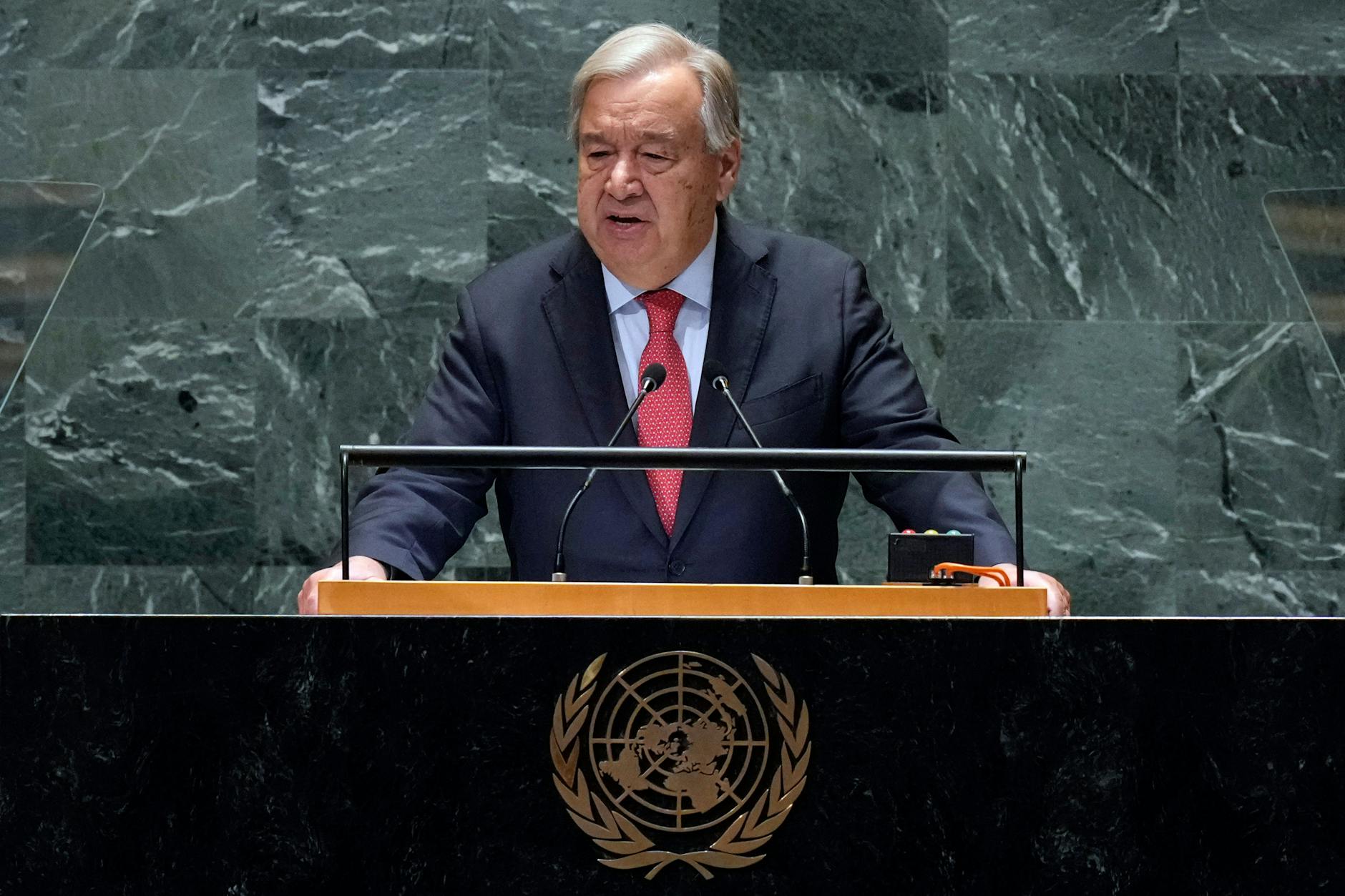 UN-Generalsekretär António Guterres spricht auf der 79. Sitzung der Generalversammlung der Vereinten Nationen. 