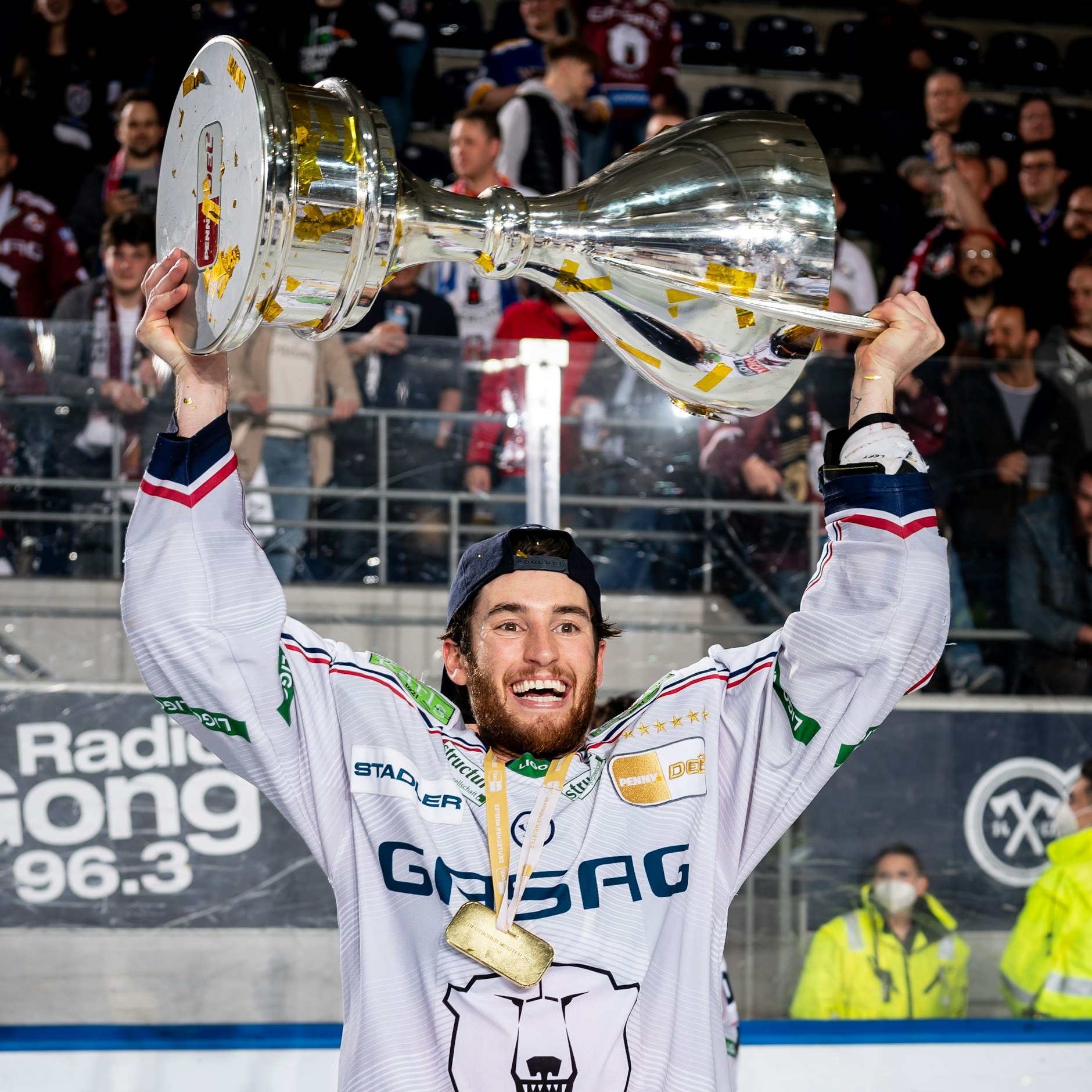 Nach 2022 feiert Blaine Byron im April diesen Jahres seinen zweiten DEL-Meistertitel mit den Eisbären.