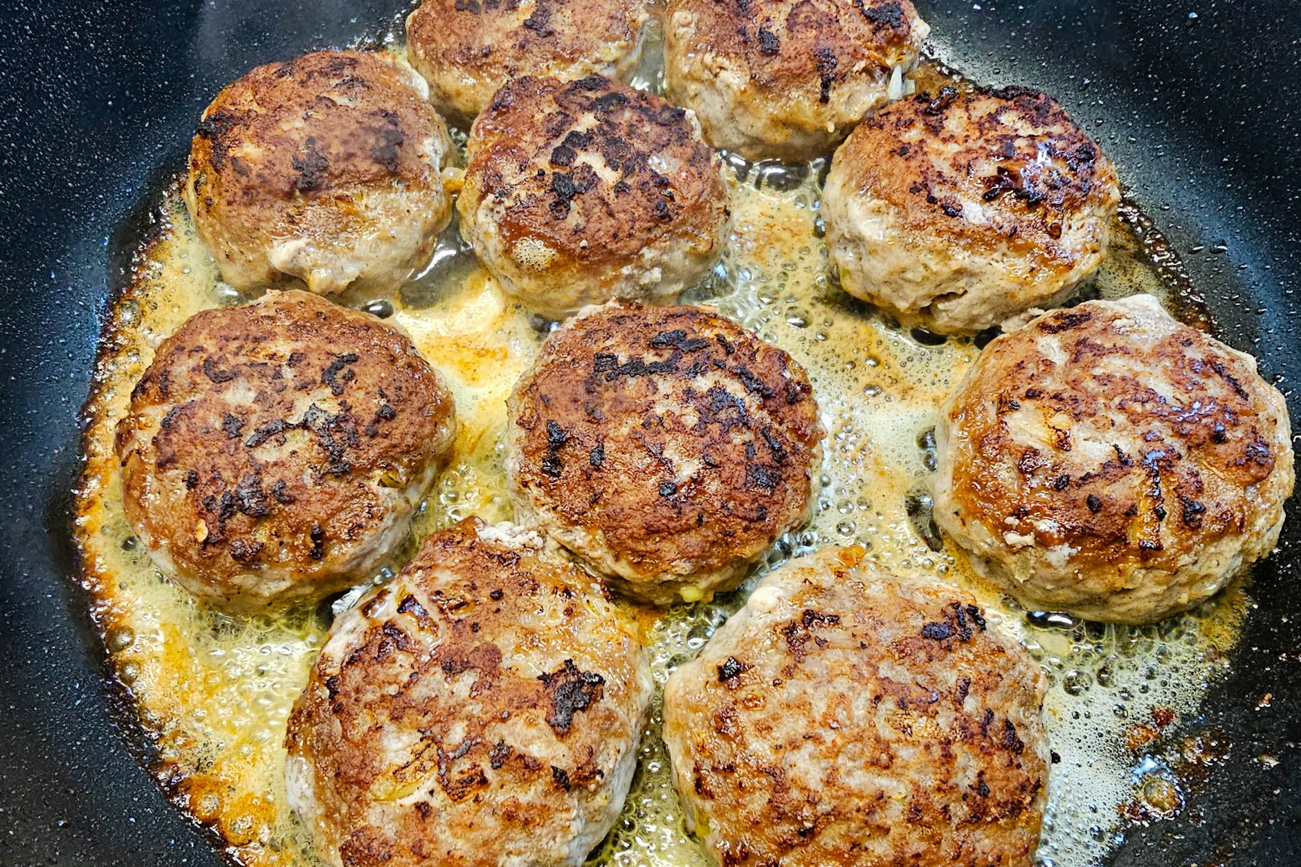 Traditionelles Berliner Bouletten Rezept – Das echte Original aus der Hauptstadt. So gelingen die klassischen Bouletten nach altem, originalem Rezept perfekt.