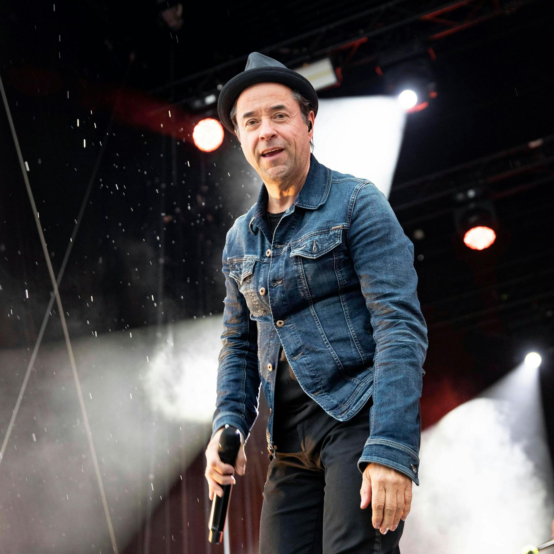 Image - Jan Josef Liefers auf Abschiedstour mit Radio Doria: „Rückblick mit den Gespenstern der alten DDR“