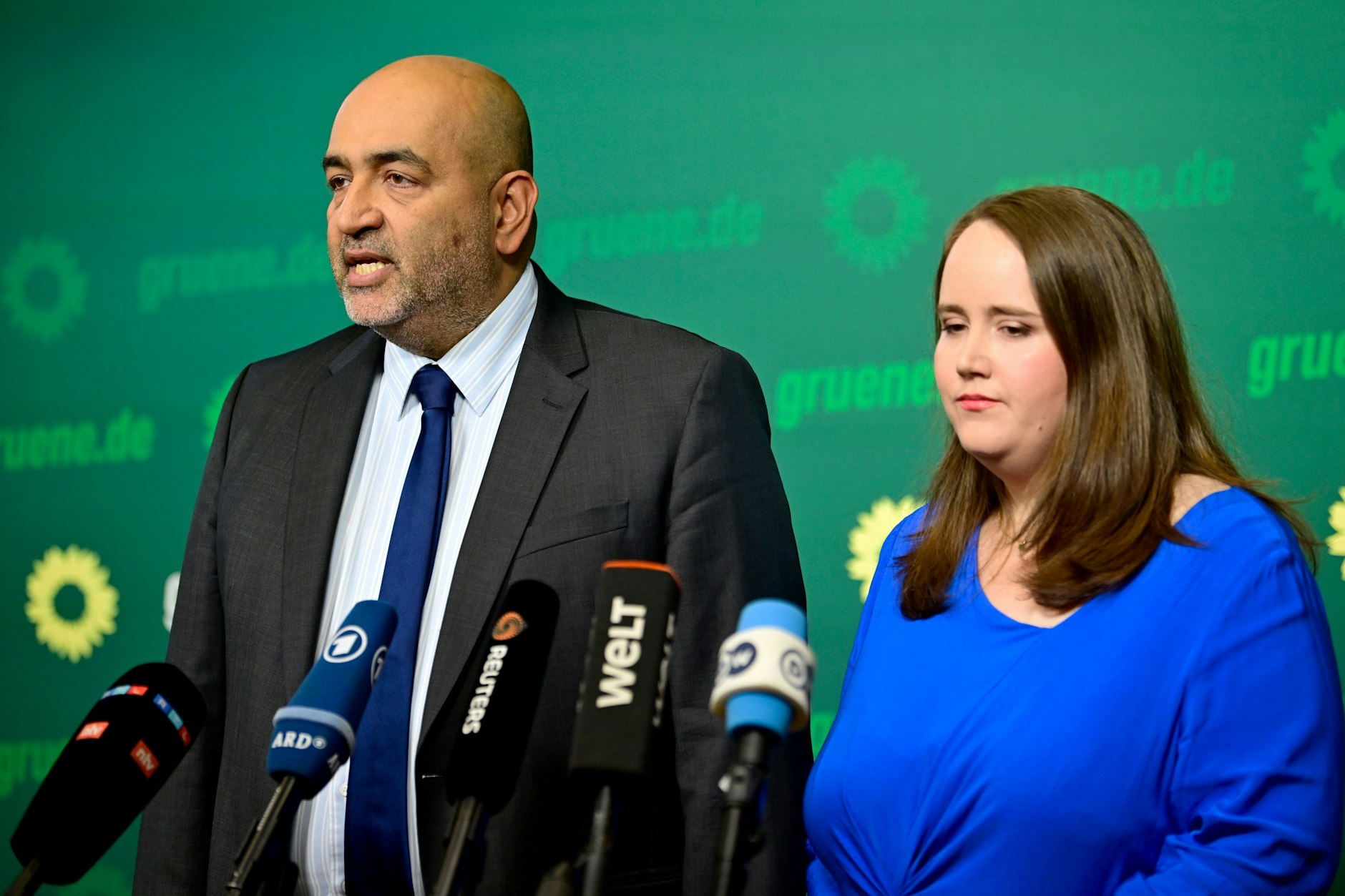Alles aus! Grünen-Parteivorsitzende Ricarda Lang und Omid Nouripour bei ihrem Statement am Mittwoch in Berlin.