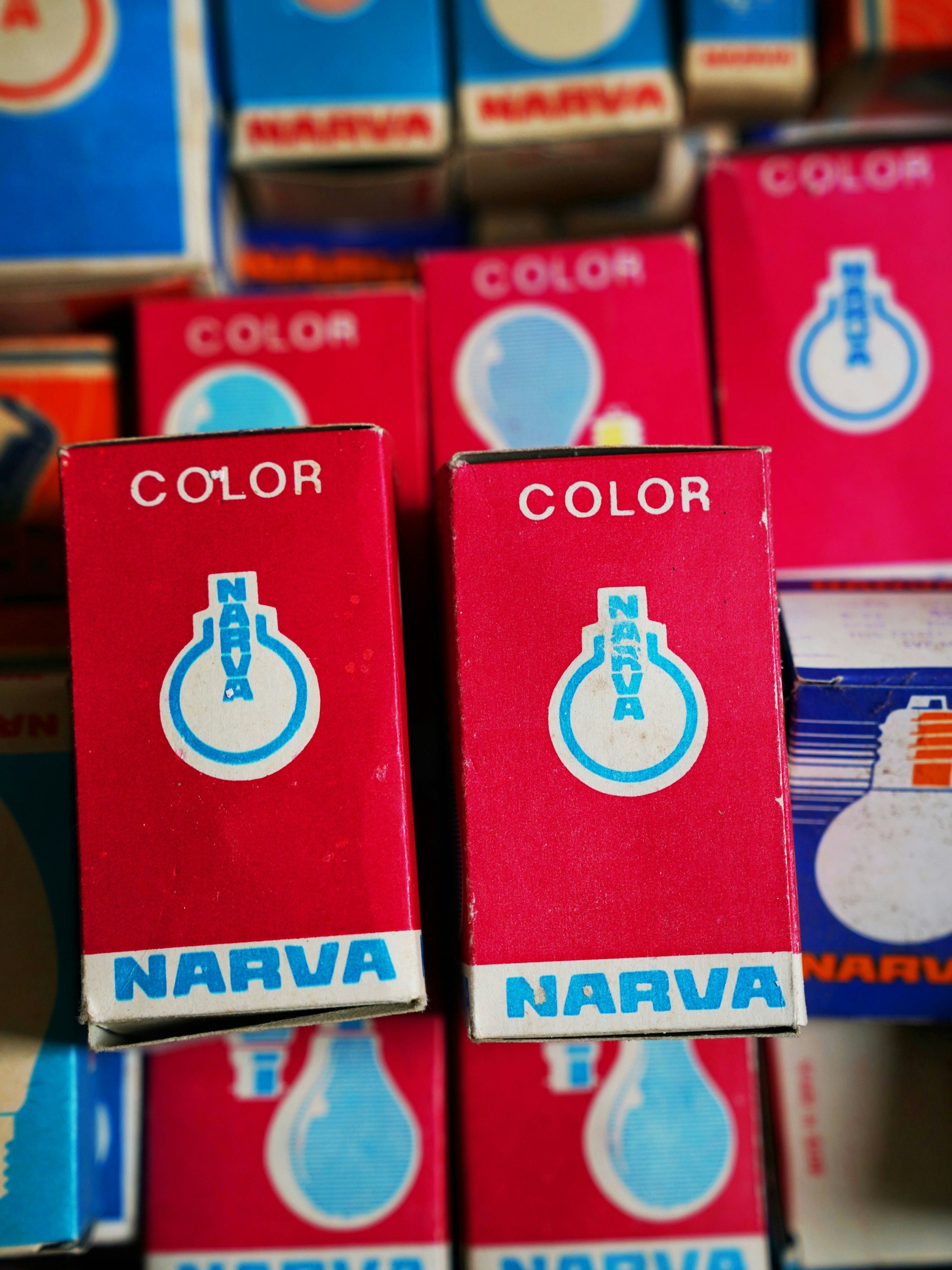Damals sagte man noch Glühbirne: Leuchtmittel aus dem VEB Narva in Berlin.