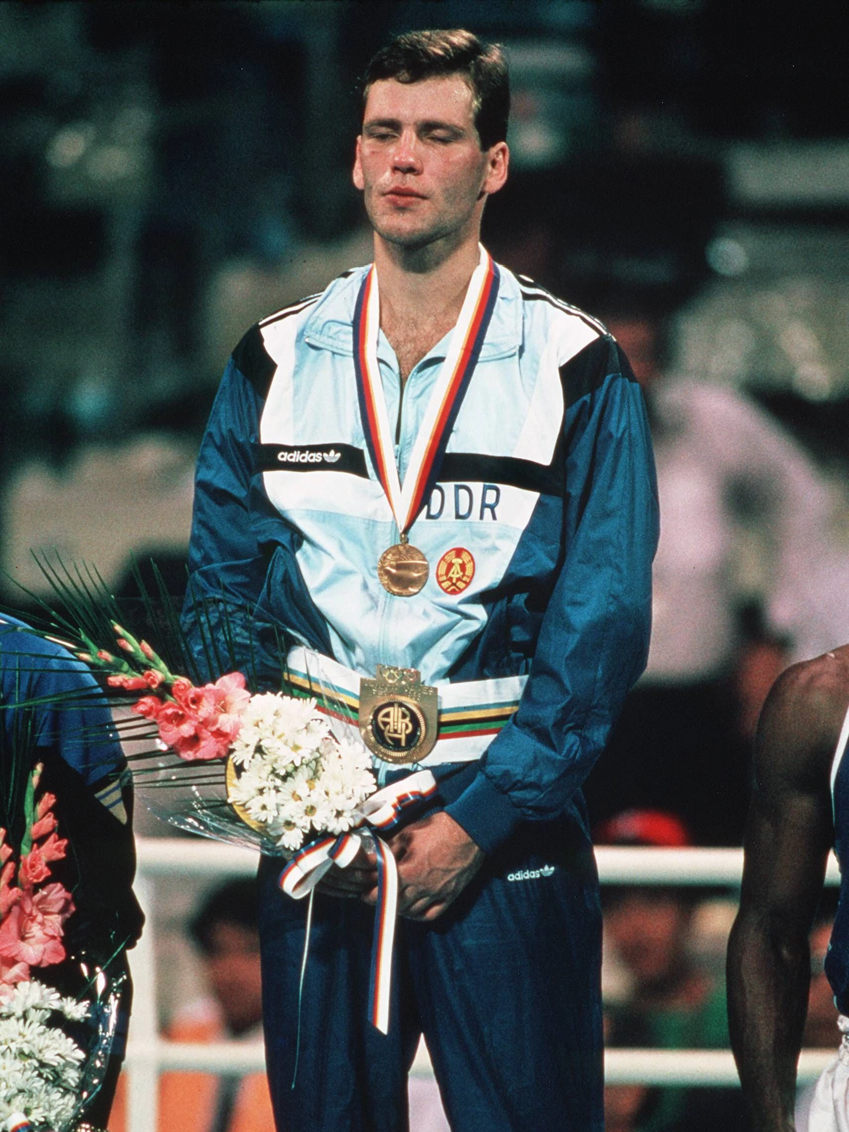 Olympia 1988: Boxer Henry Maske bei der Siegerehrung.