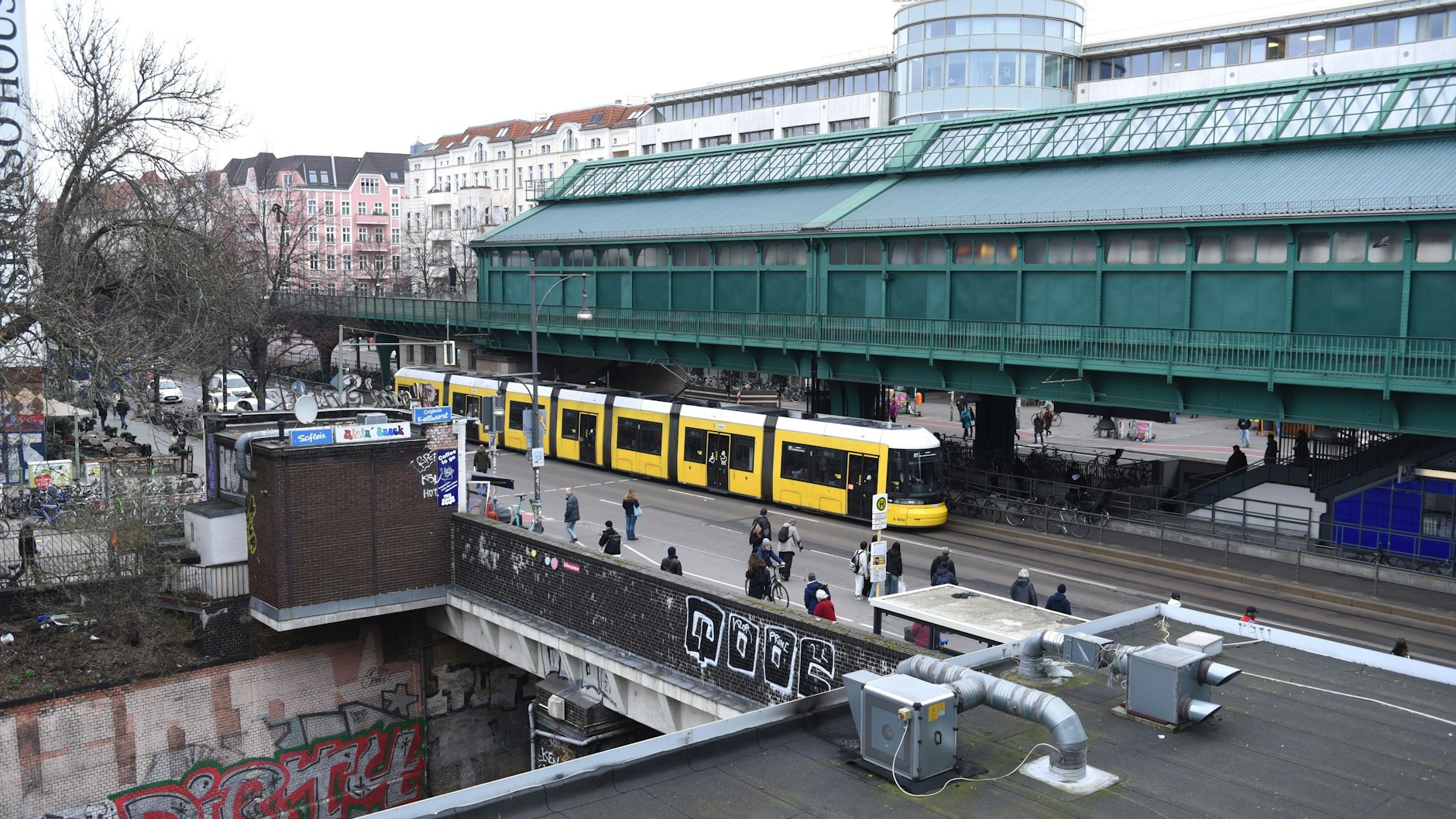 Mega-Bauprojekt Schönhauser-Allee-Brücke. Von 2025 bis 2031 wird hier eine neue Brücke gebaut.&nbsp;