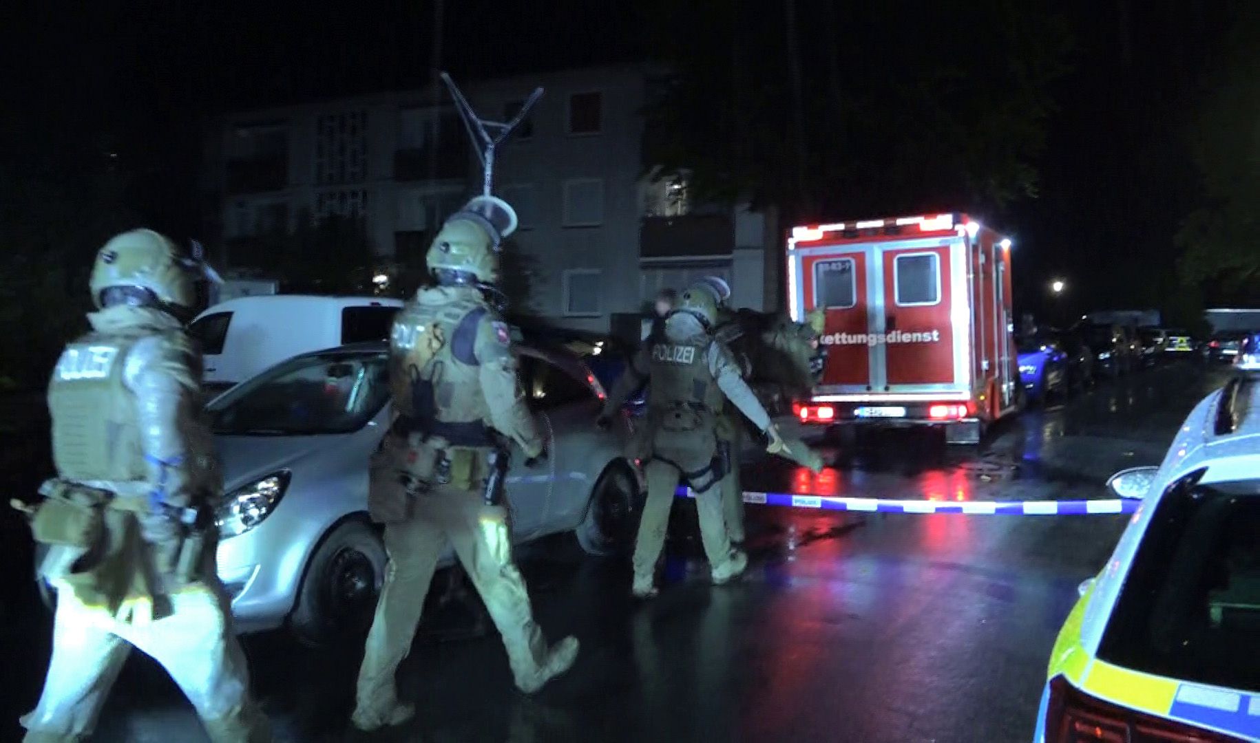 Frau brutal getötet – Mordverdächtiger ruft die Polizei!