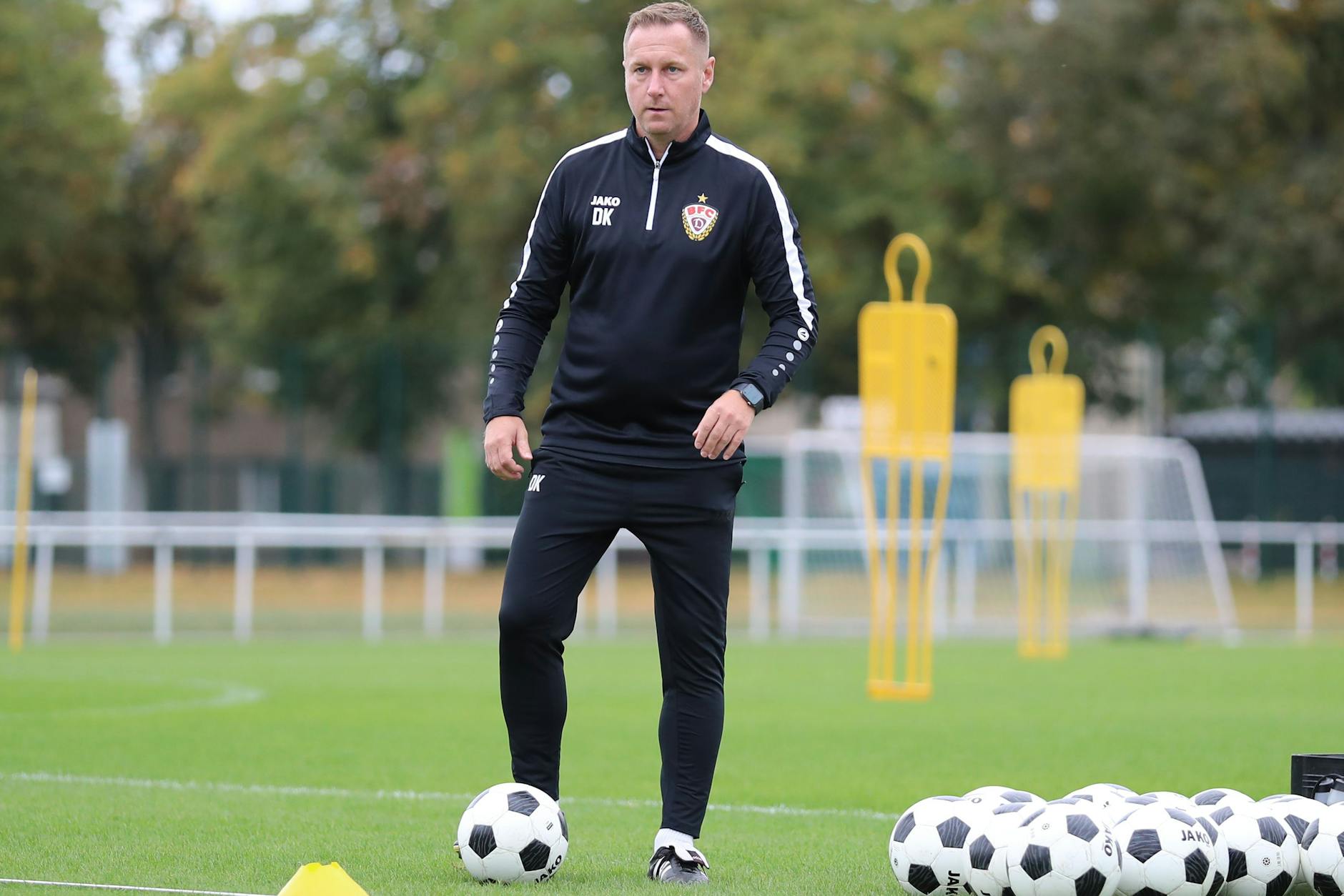 Am Donnerstag war Dennis Kutrieb erstmals als neuer Cheftrainer beim BFC Dynamo auf dem Platz am Sportforum im Einsatz.