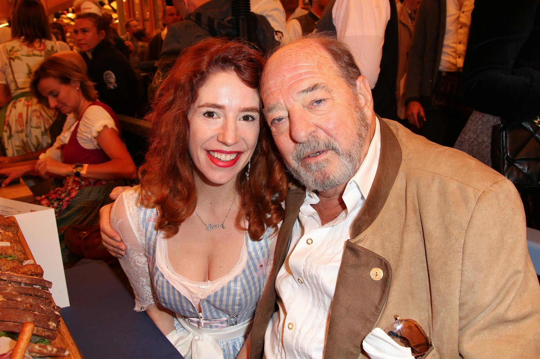 Ralph Siegel und seine Frau Laura im Jahr 2019 auf dem Oktoberfest.