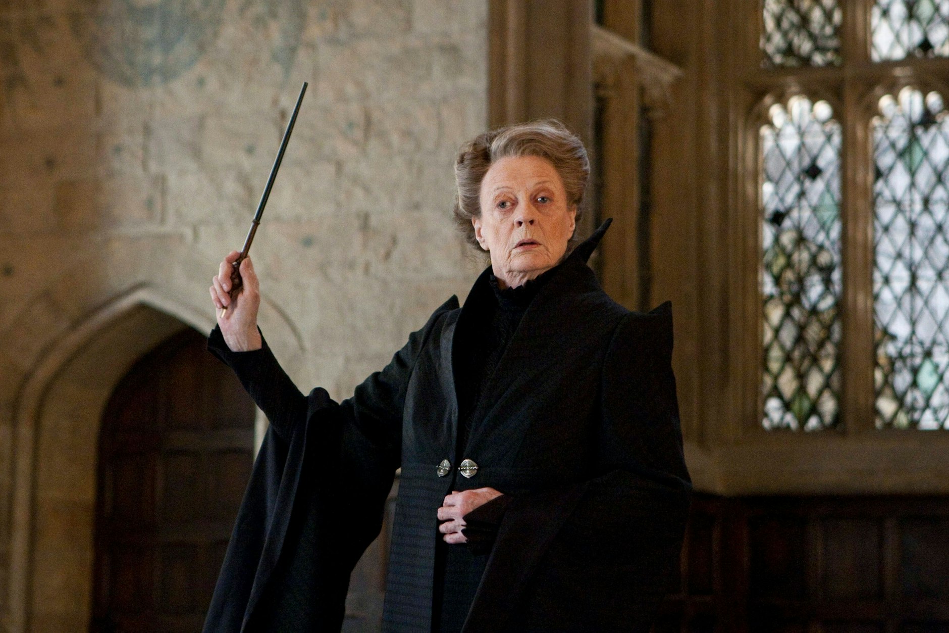 Sie gehörte zu den großen Schauspielerinnen - und gewann in ihrer Karriere gleich zwei Oscars: Maggie Smith („Harry Potter“, „Downton Abbey“) ist im Alter von 89 Jahren gestorben.