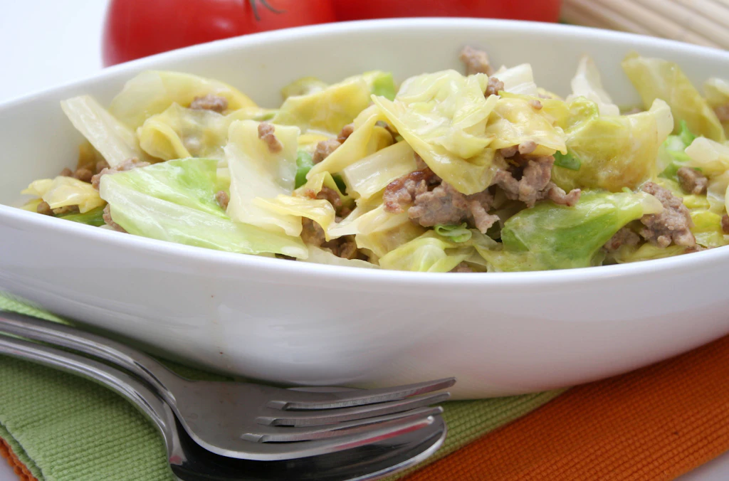 Geniales Rezept für Spitzkohl-Hackfleisch-Pfanne: Schnelles Wohlfühlessen