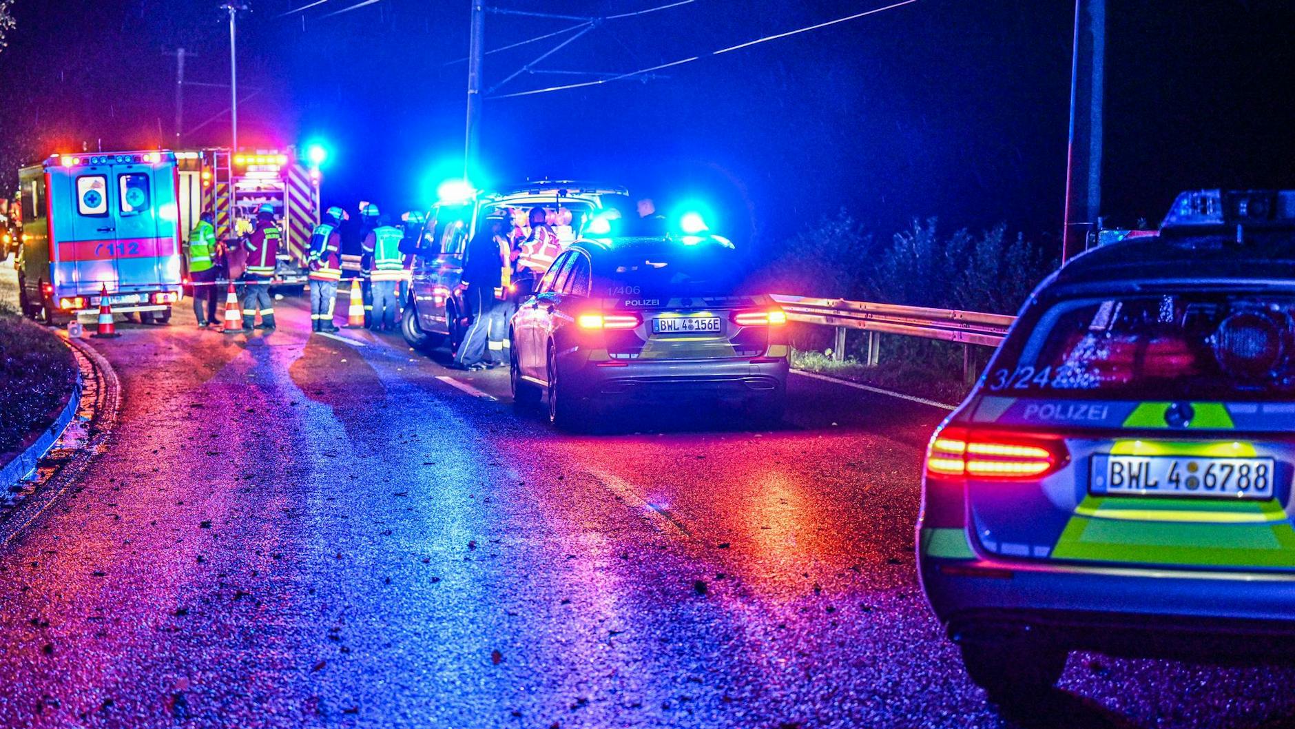Für zwei Jungen kam nach einem Unfall in Waldbronn jede Hilfe zu spät. Sie starben am Unfallort.