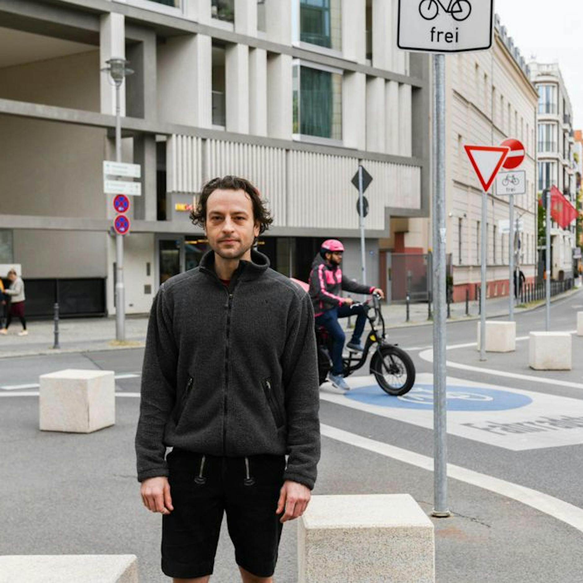 Image - Pollerwahnsinn in Berlin-Mitte: „Taxifahrer steuern unsere Straße gar nicht mehr an“