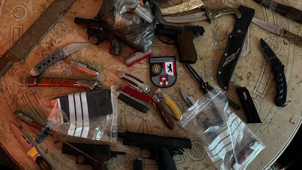 Beim Dealer gefundene Waffen.
