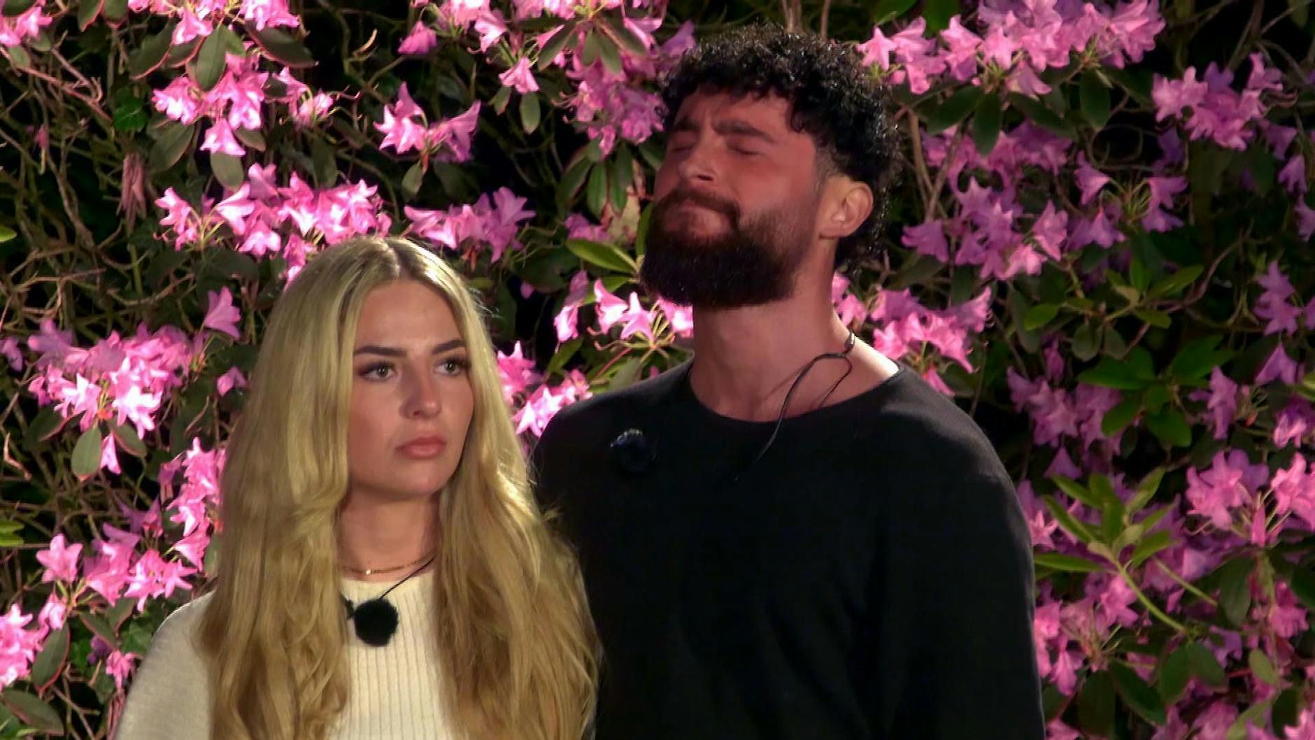 Im „Sommerhaus der Stars“ sind Emma und Umut nicht gerade das beliebteste Paar.