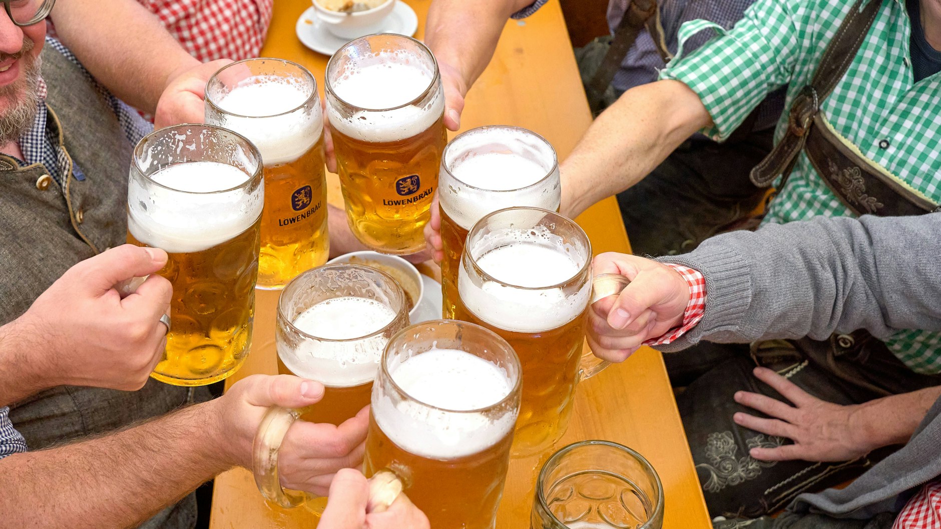 Noch bis zum 6. Oktober wird auf dem Volksfest in München ordentlich gefeiert.