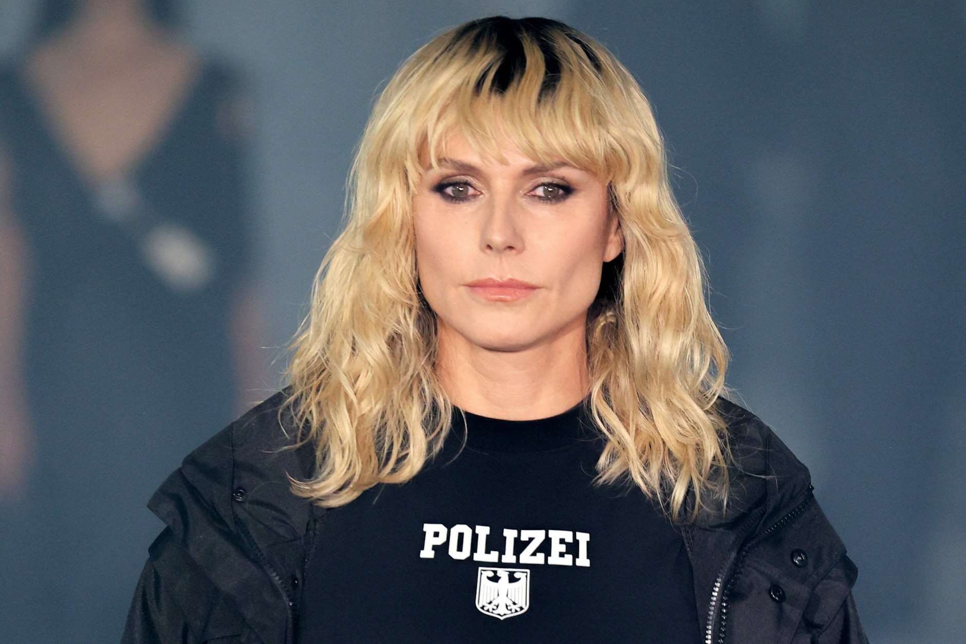 Heidi Klum mit neuer Frisur auf dem Laufsteg in Paris.