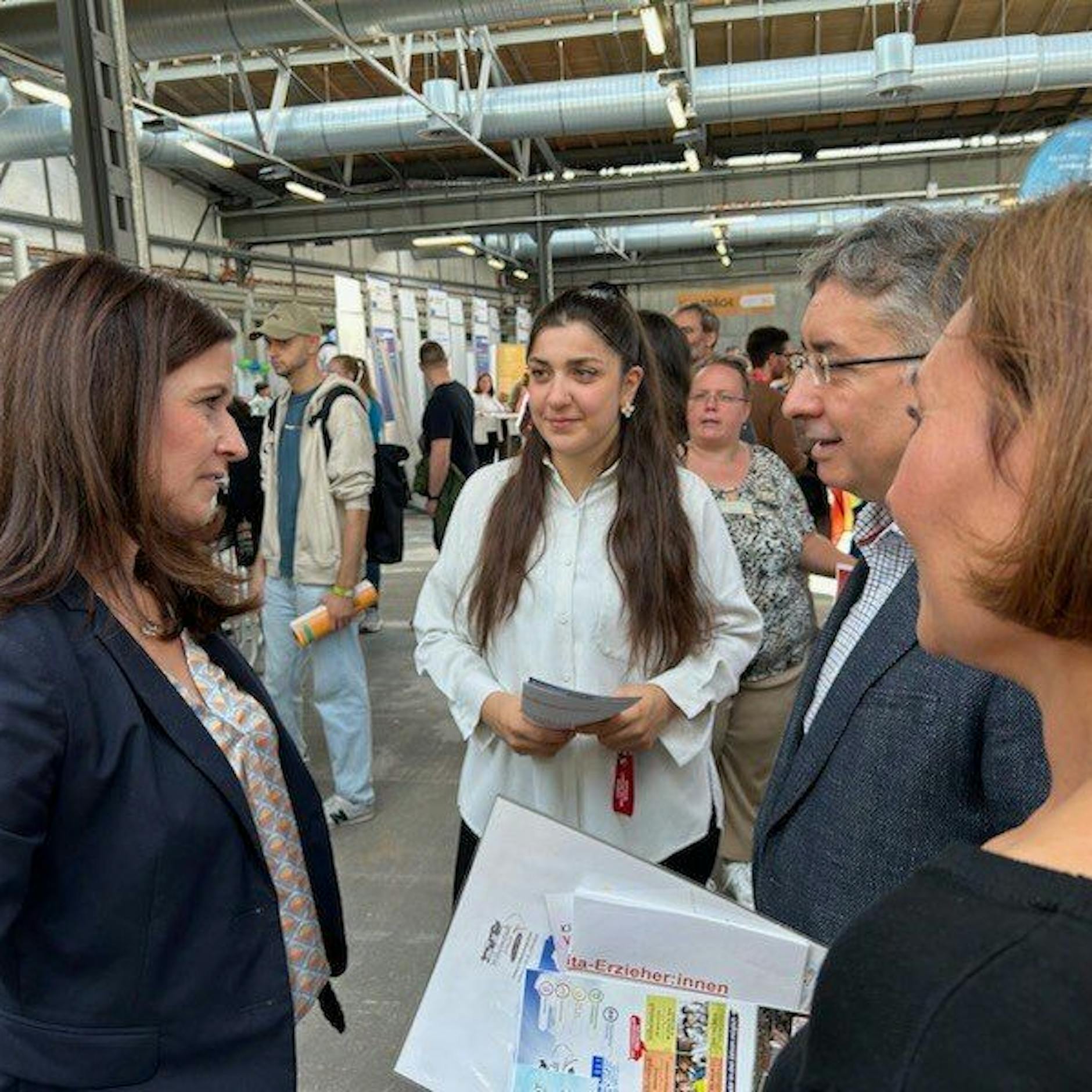 Image - Günther-Wünsch bei Bildungsmesse: „Berlin kann jede Kollegin und jeden Kollegen gebrauchen“