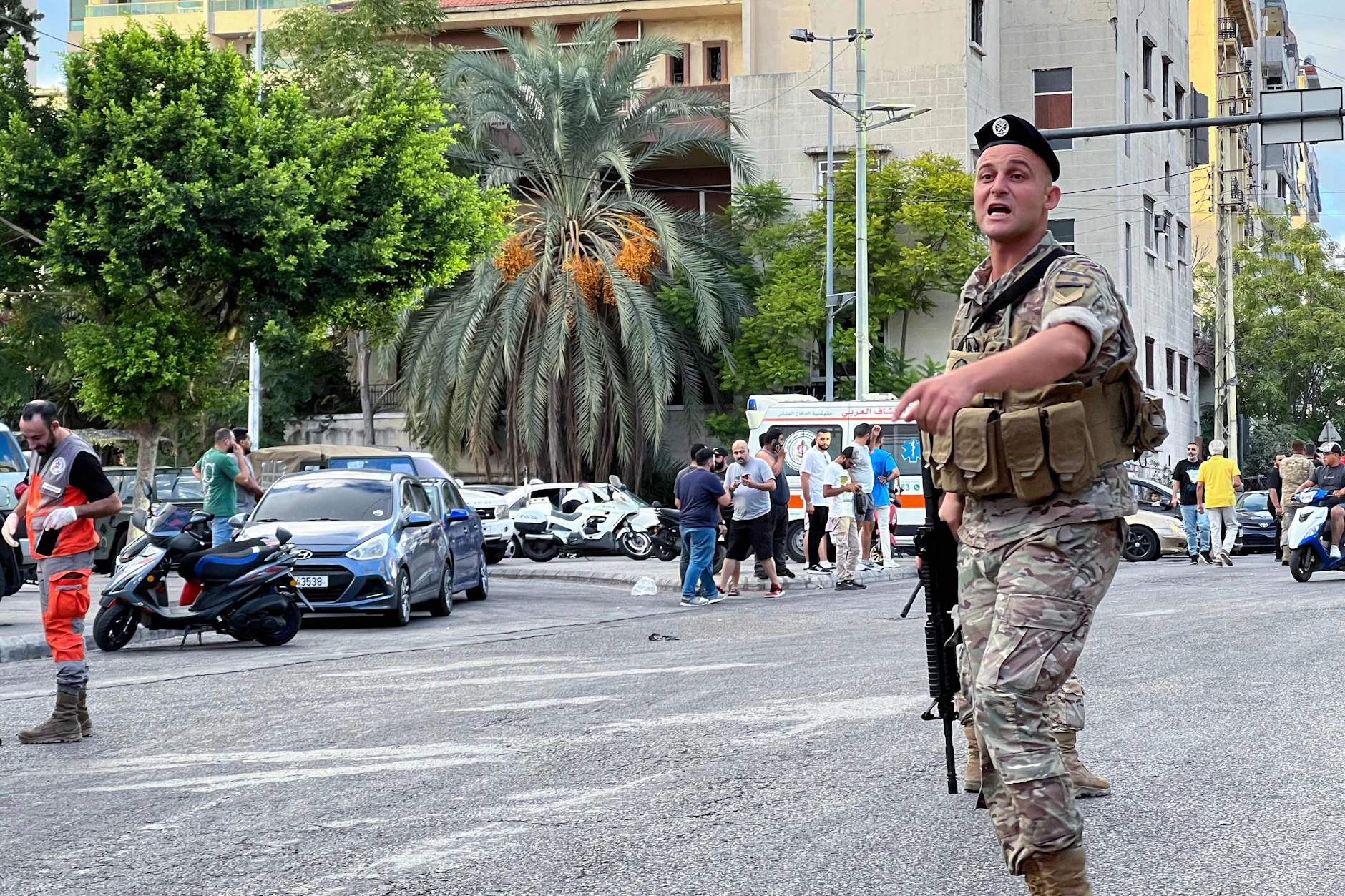 Ein libanesischer Soldat im Einsatz nach Pager-Explosionen am 18. September 2024.