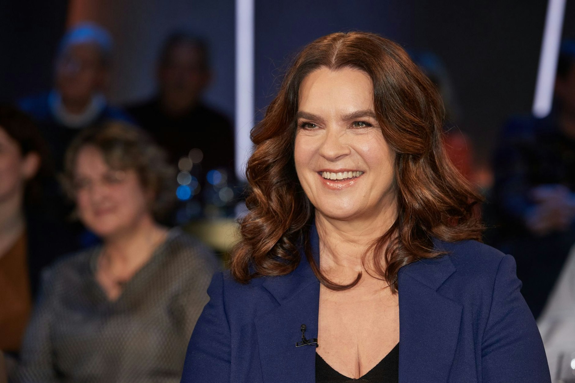 DDR-Katarina Witt (hier in einer TV-Talkshow) übt harte Kritik an dem heutigen Deutschland. 