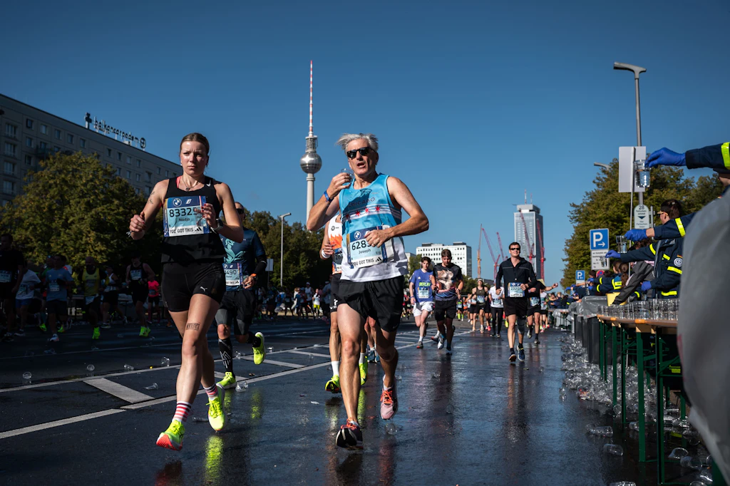 Ausgelassen, chaotisch und etwas aggressiver: So lief der 50. Berlin-Marathon