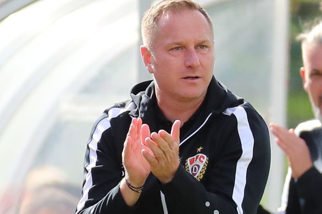 Dennis Kutrieb sieht bei seinem Debüt als Trainer des BFC Dynamo gegen Rot-Weiß Erfurt auch vieles, das ihm gut gefällt.