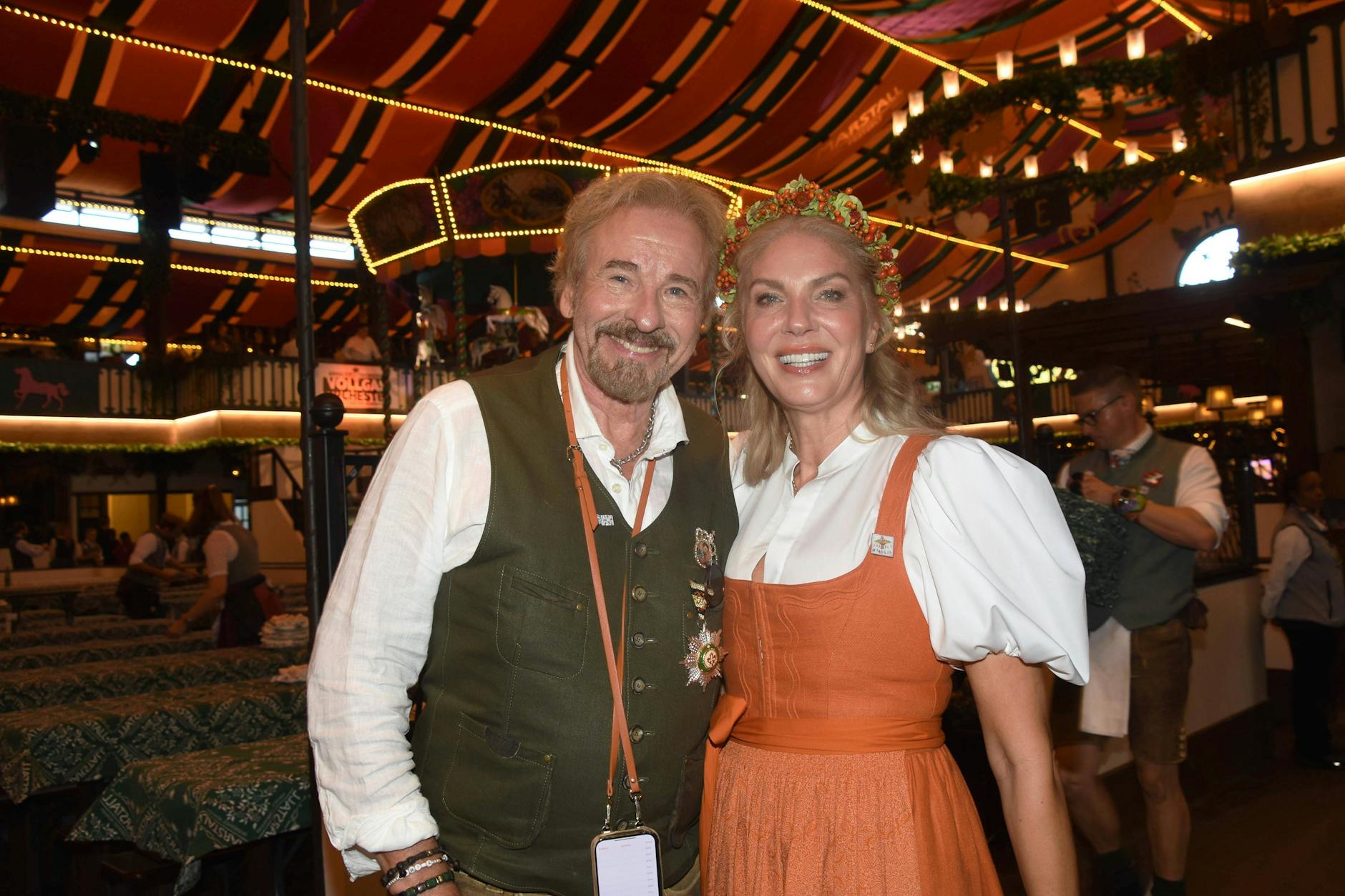 Thomas Gottschalk mit seiner frisch angetrauten Ehefrau Karina beim Oktoberfest 2024.