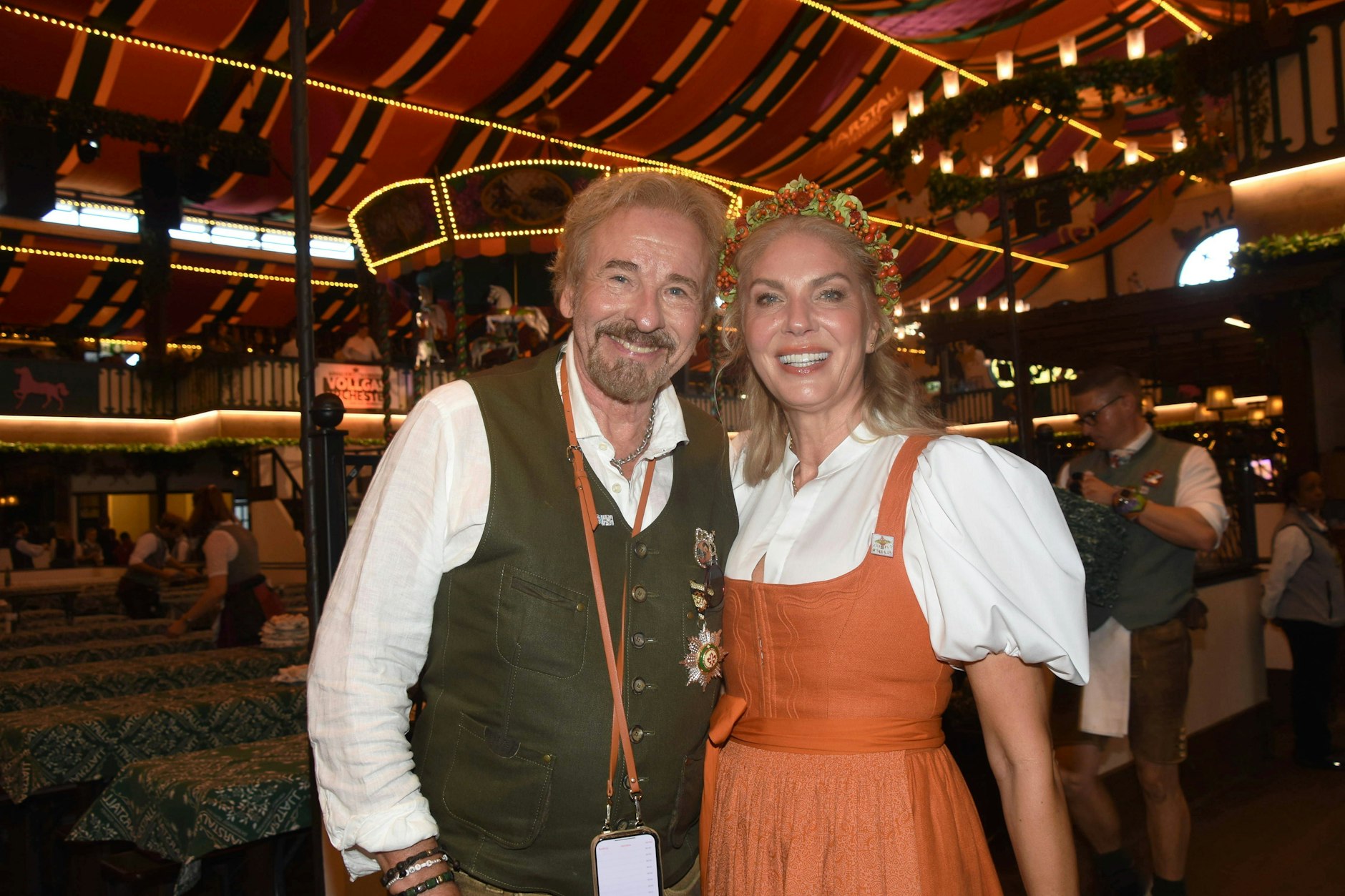 Thomas Gottschalk mit seiner frisch angetrauten Ehefrau Karina beim Oktoberfest 2024.