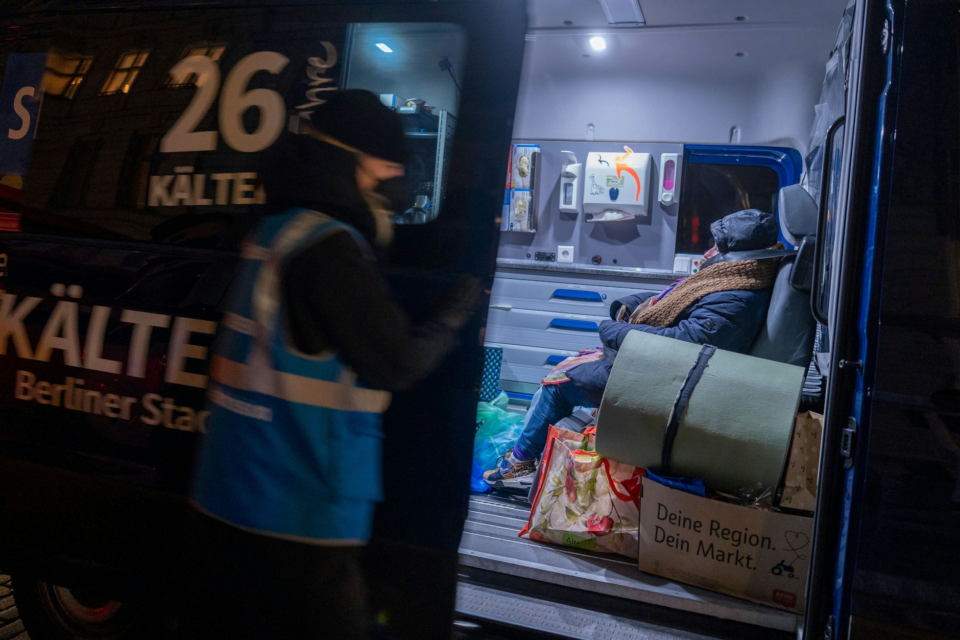 Hoffnung in kalten Nächten: Die Kältehilfe sorgt dafür, dass Obdachlose in Berlin einen warmen Schlafplatz finden – gerade rechtzeitig vor dem Wintereinbruch.