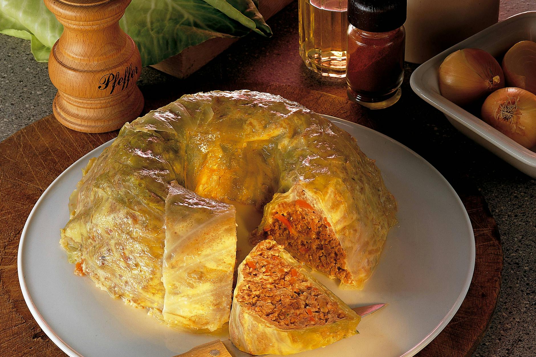 Das Rezept für Spitzkohl-Ring aus dem Gugelhupf ist einfach genial.