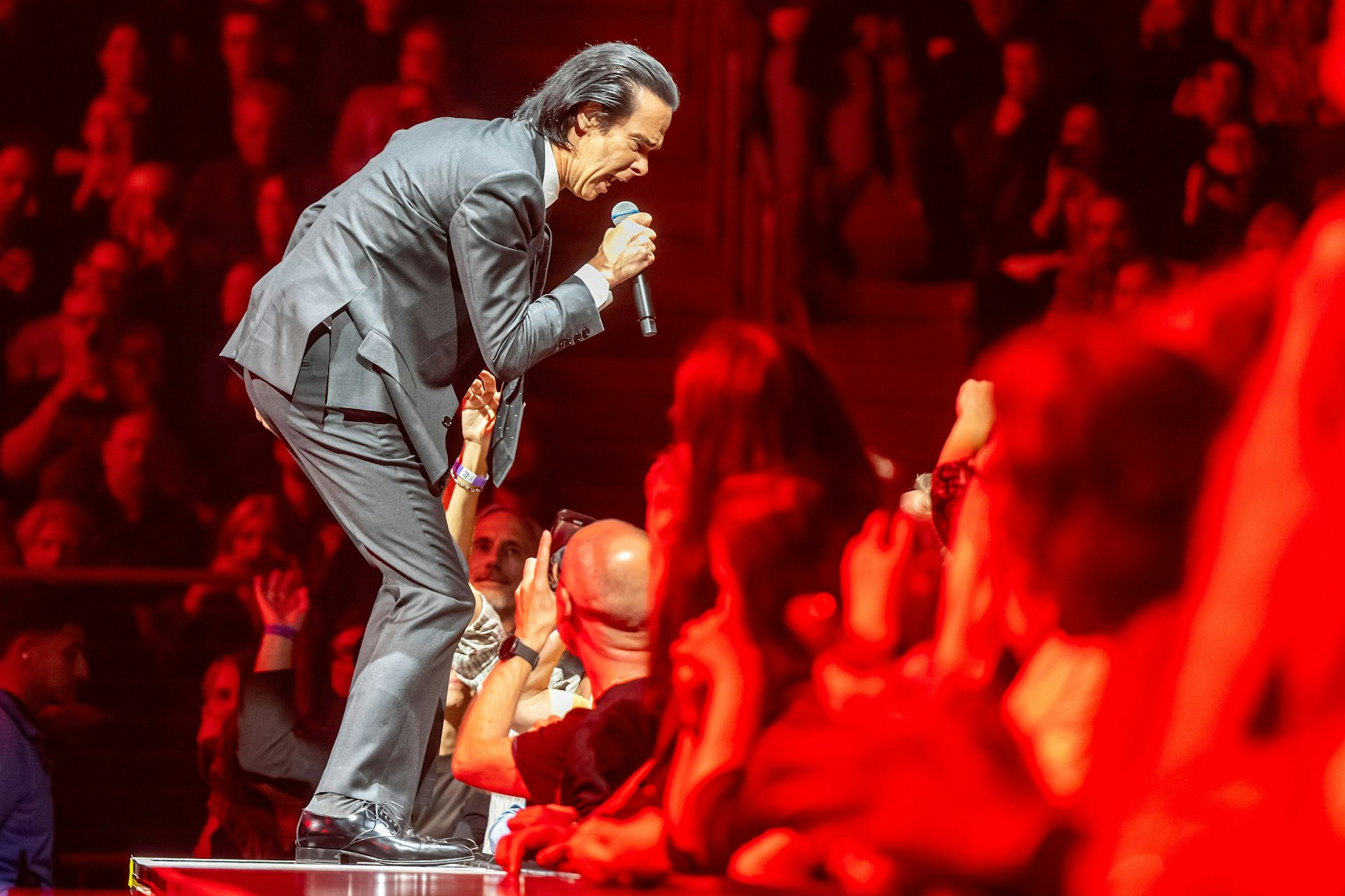Nick Cave, hier im September 2024 beim Konzert in der Rudolf-Weber-Arena in Oberhausen