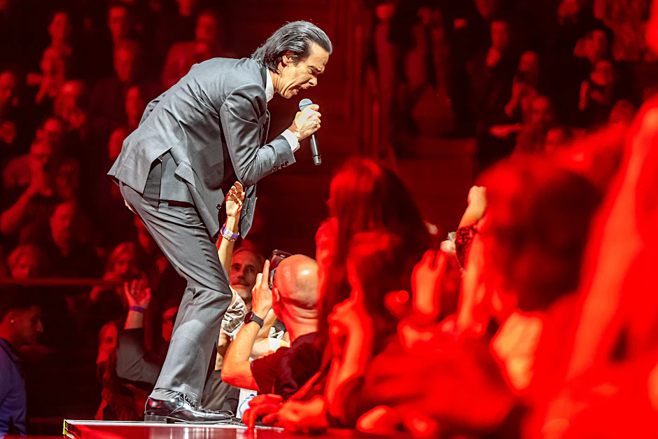 Nick Cave in der Berliner Uber-Arena: Große Dankbarkeit der Berliner Fans – und viel Liebe