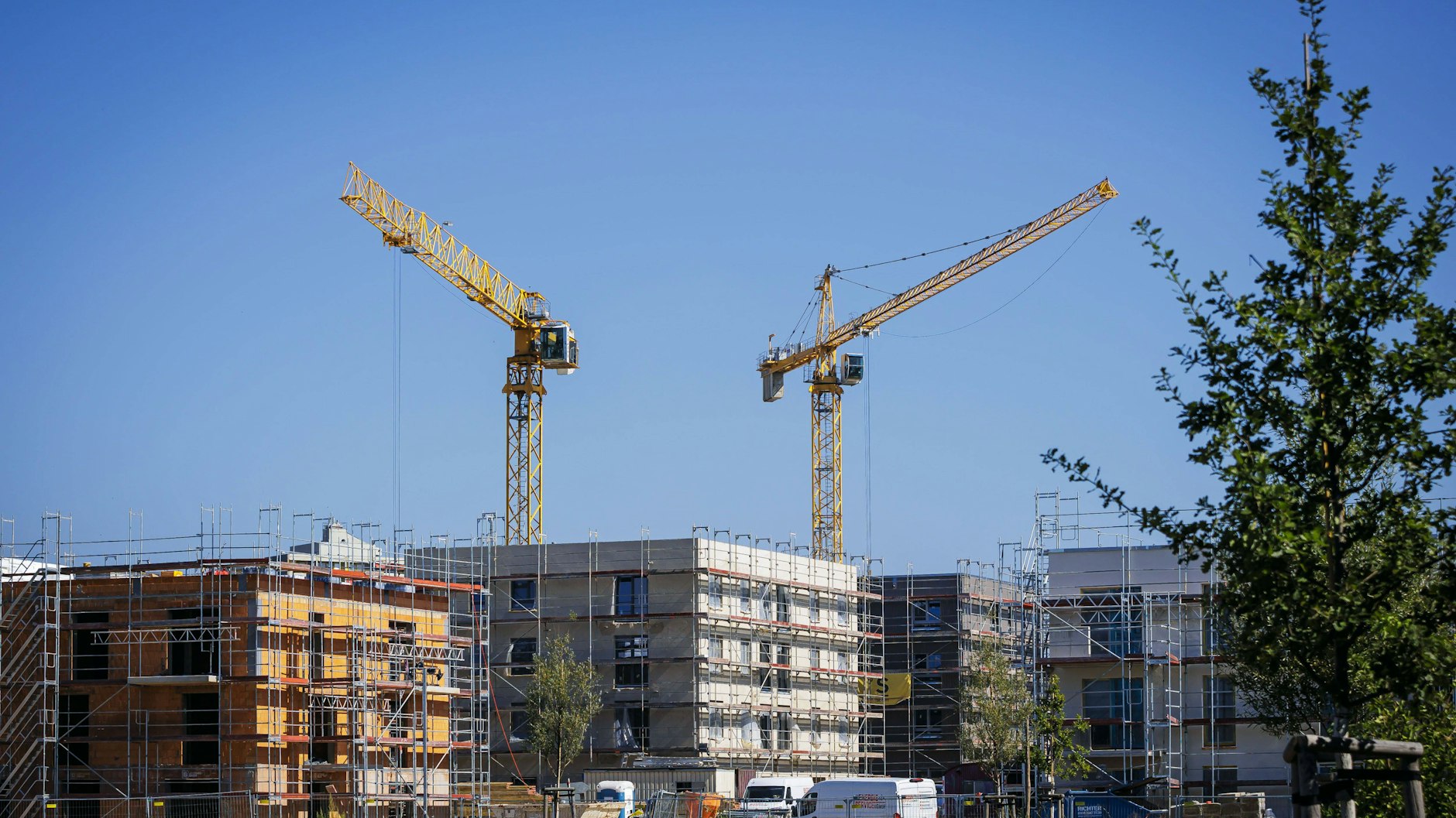 Im Neuköllner Ortsteil Buckower drehen sich die Baukräne. In dem neuen Kiez sollen 900 Wohnungen entstehen.