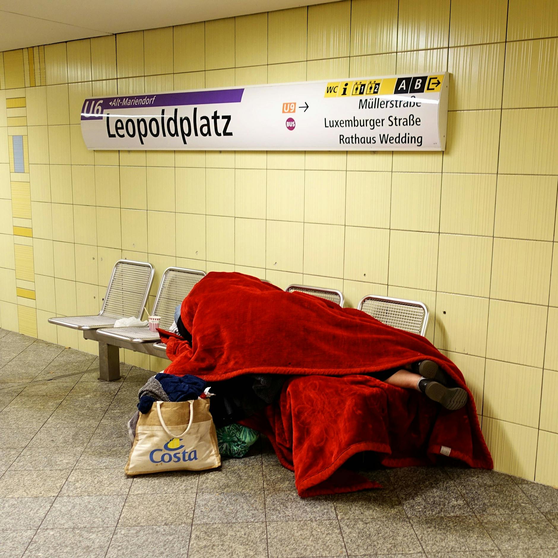 Kältewelle im Anmarsch: Berlin öffnet über 700 Betten für Obdachlose!