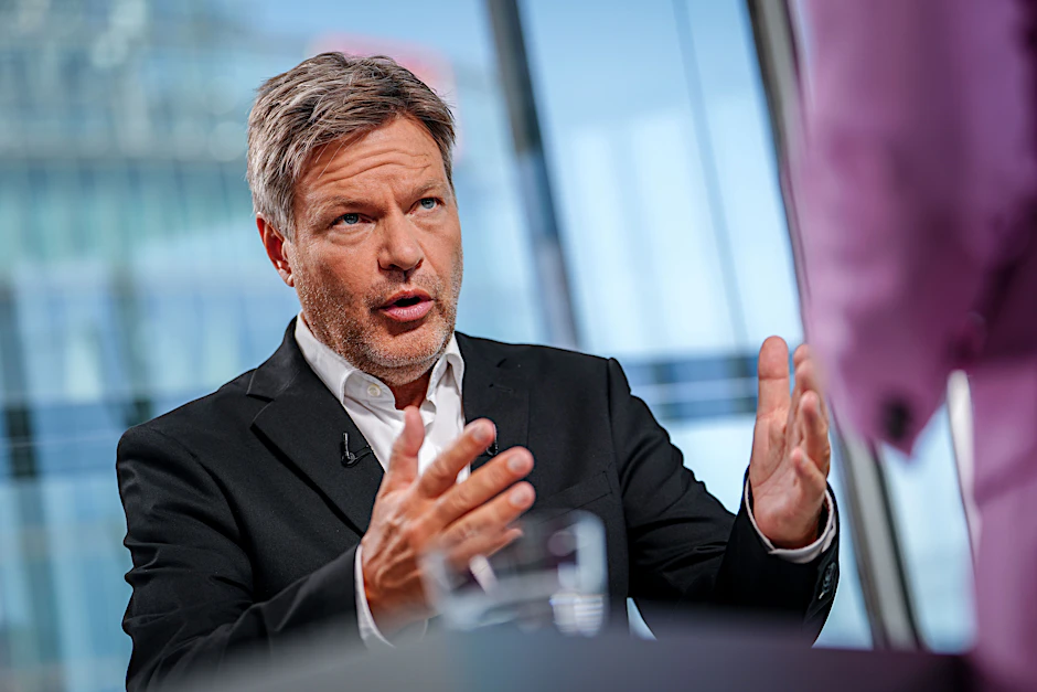 Wirtschaftsminister Robert Habeck legt seine Hoffnung in die Herstellung von grünem Stahl. Zu Recht?