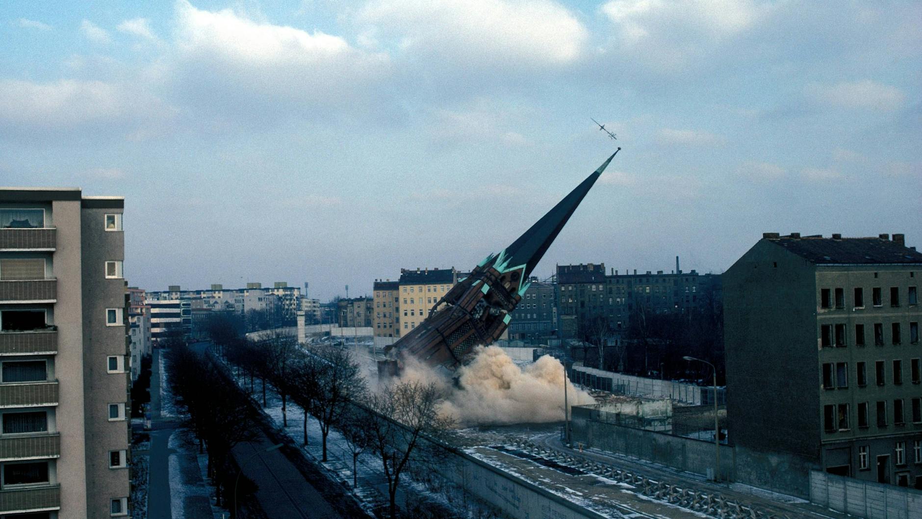 Im Todesstreifen an der Bernauer Straße wurde 1985 die Versöhnungskirche gesprengt.
