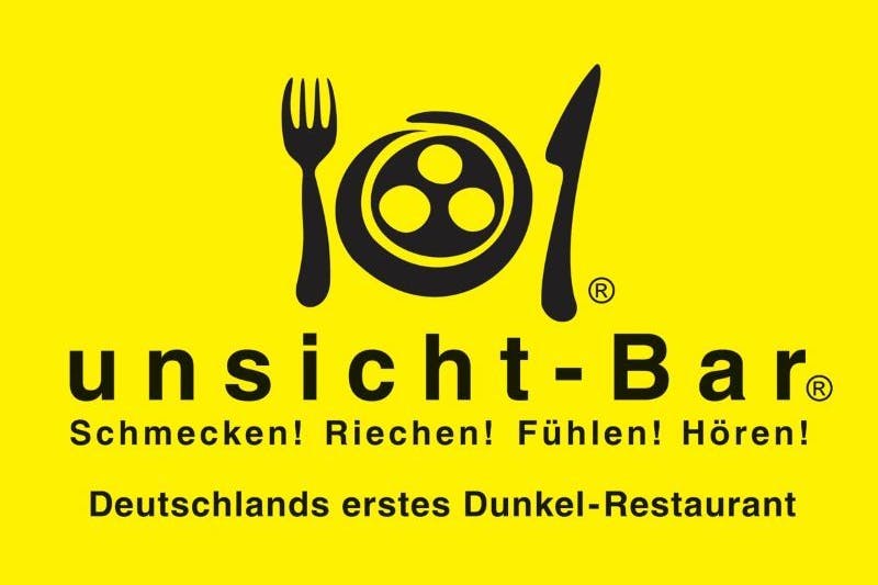 Essen ohne Ablenkung: Erleben Sie Genuss im Dunkeln. Willkommen in der unsicht-Bar!