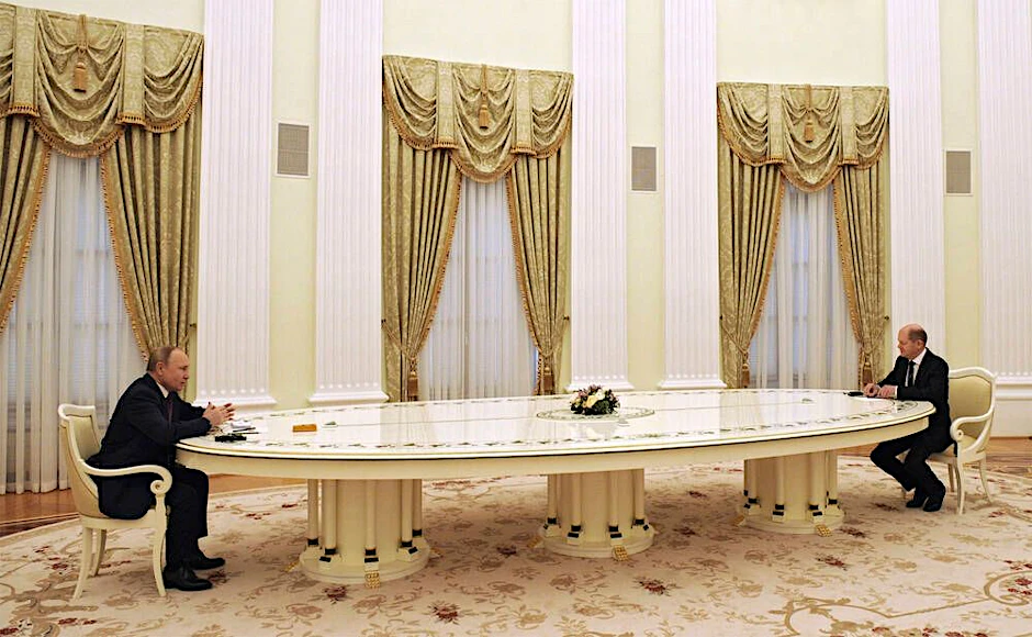 Bundeskanzler Olaf Scholz bei seinem letzten Besuch im Kreml bei Wladimir Putin.