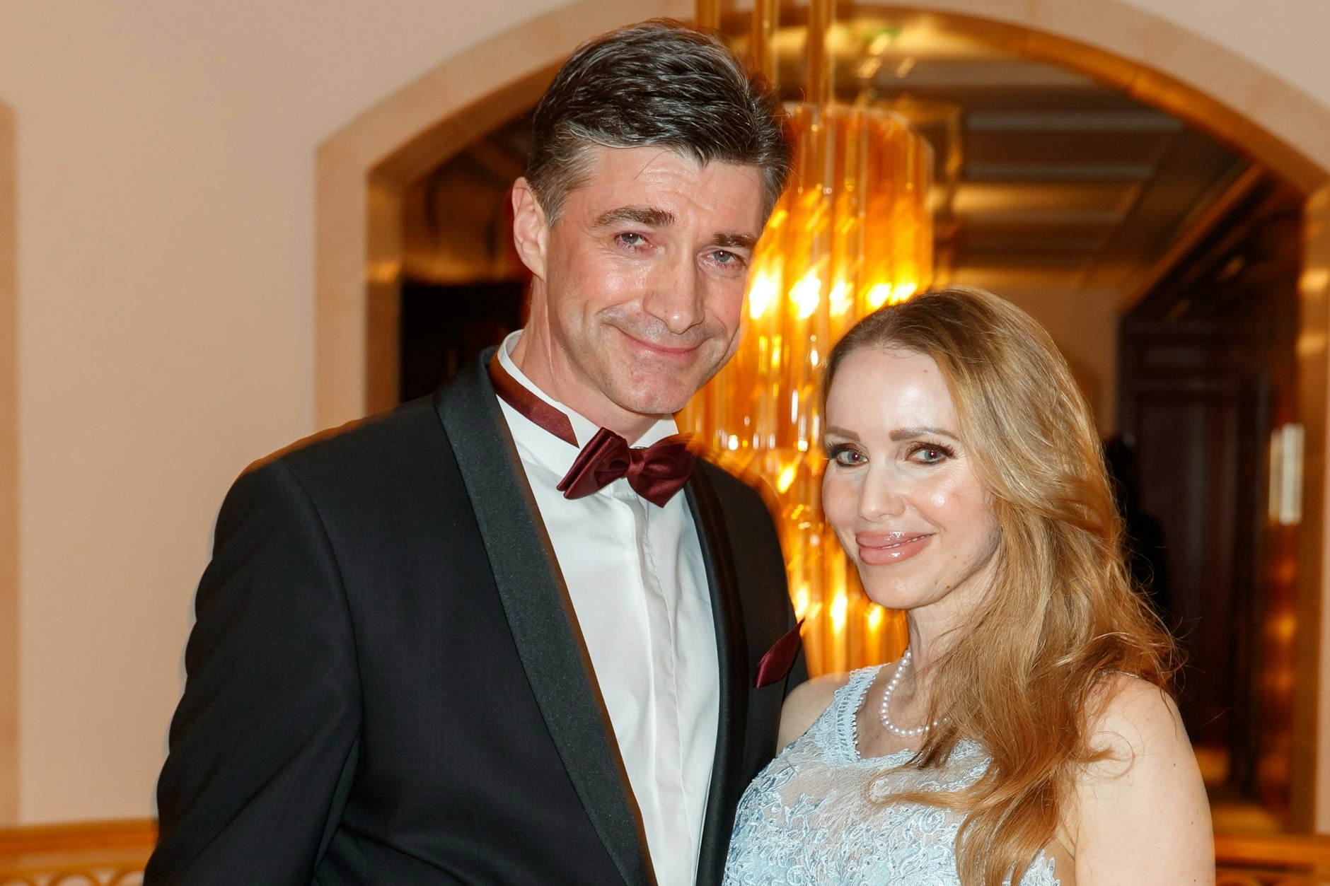 Hagen Reinhold und Annina Semmelhaack beim 70. Bundespresseball im April 2023.