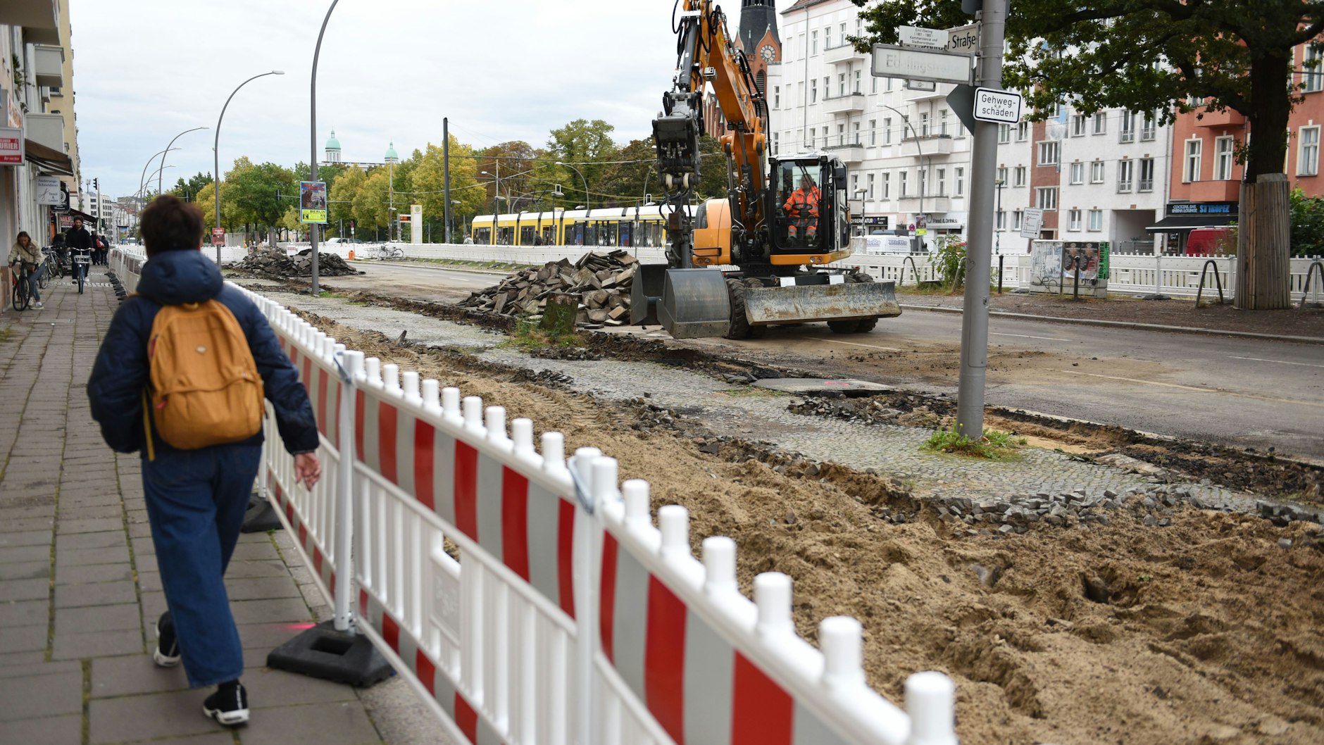 Seit dem Beginn langfristiger Bauarbeiten direkt vor seiner Tür hat der Kiezbäcker viele Kunden verloren.