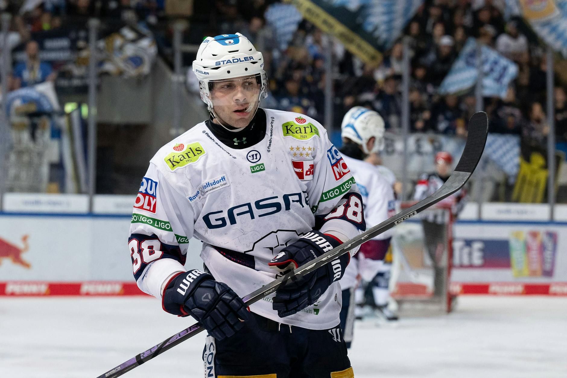 Yannick Veilleux trifft in Straubing doppelt.