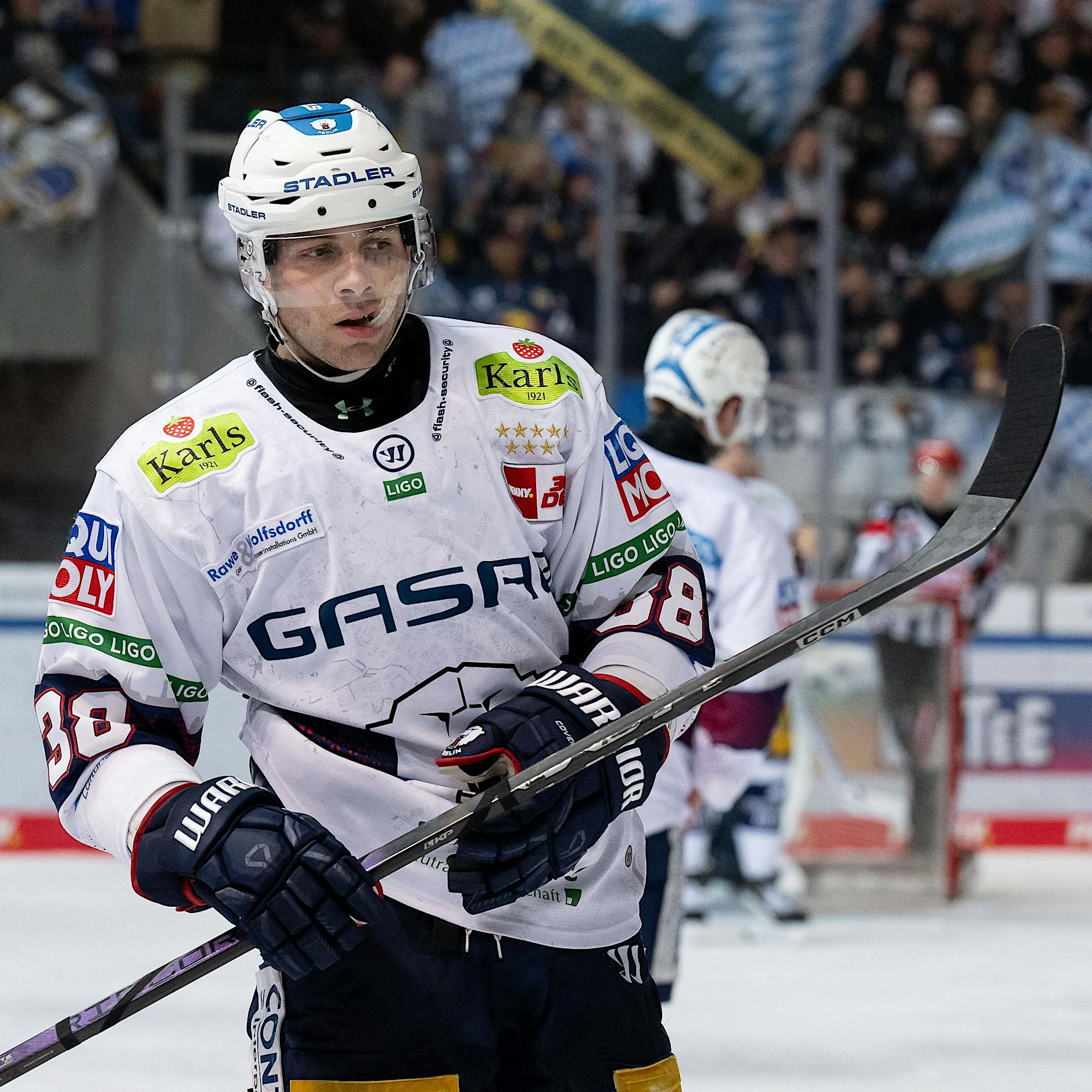 Die Eisbären Berlin trotzen ihren Verletzungssorgen und gewinnen in Straubing