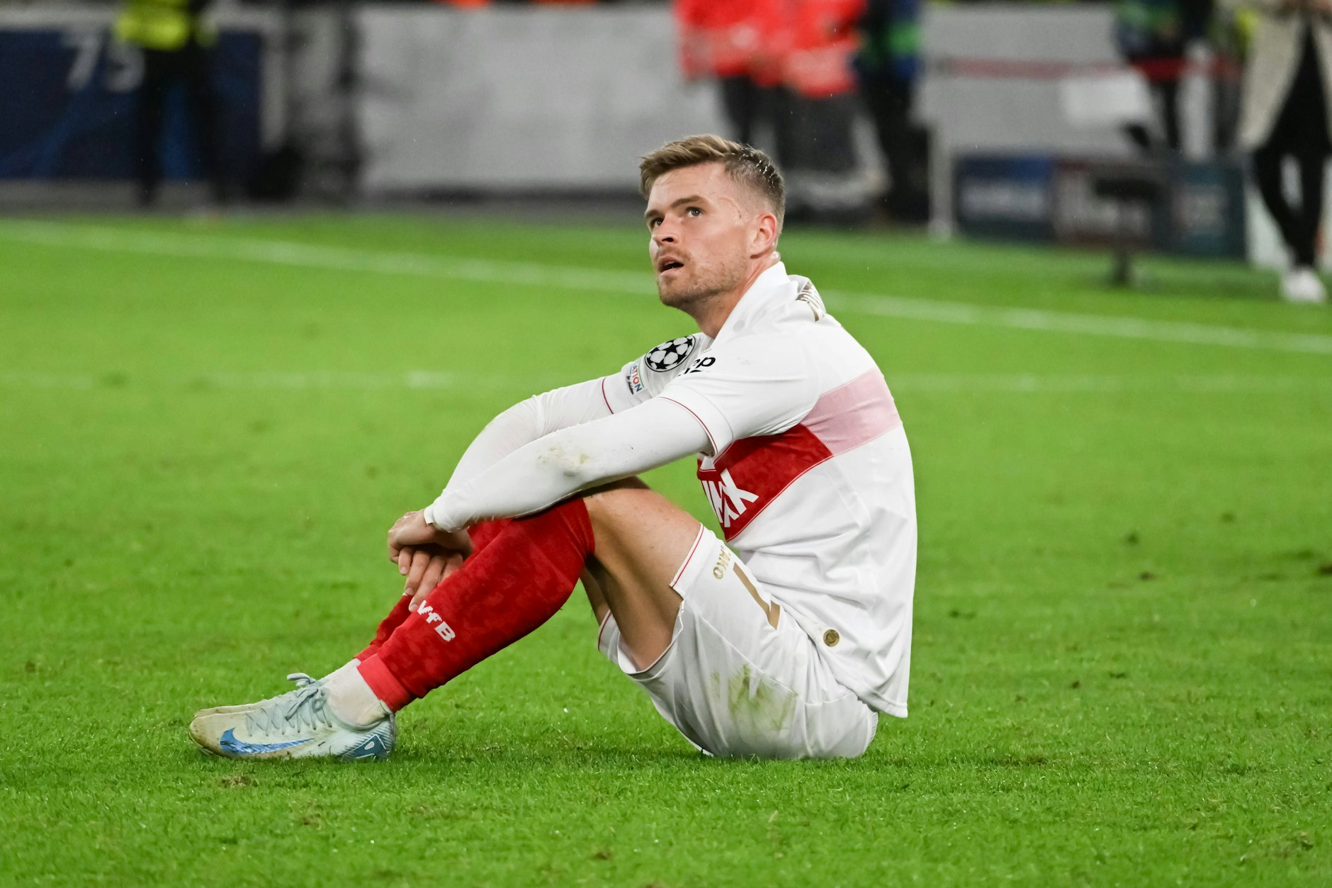 Stuttgarts Maxi Mittelstädt ist mit dem Remis gegen Prag nicht wirklich zufrieden.